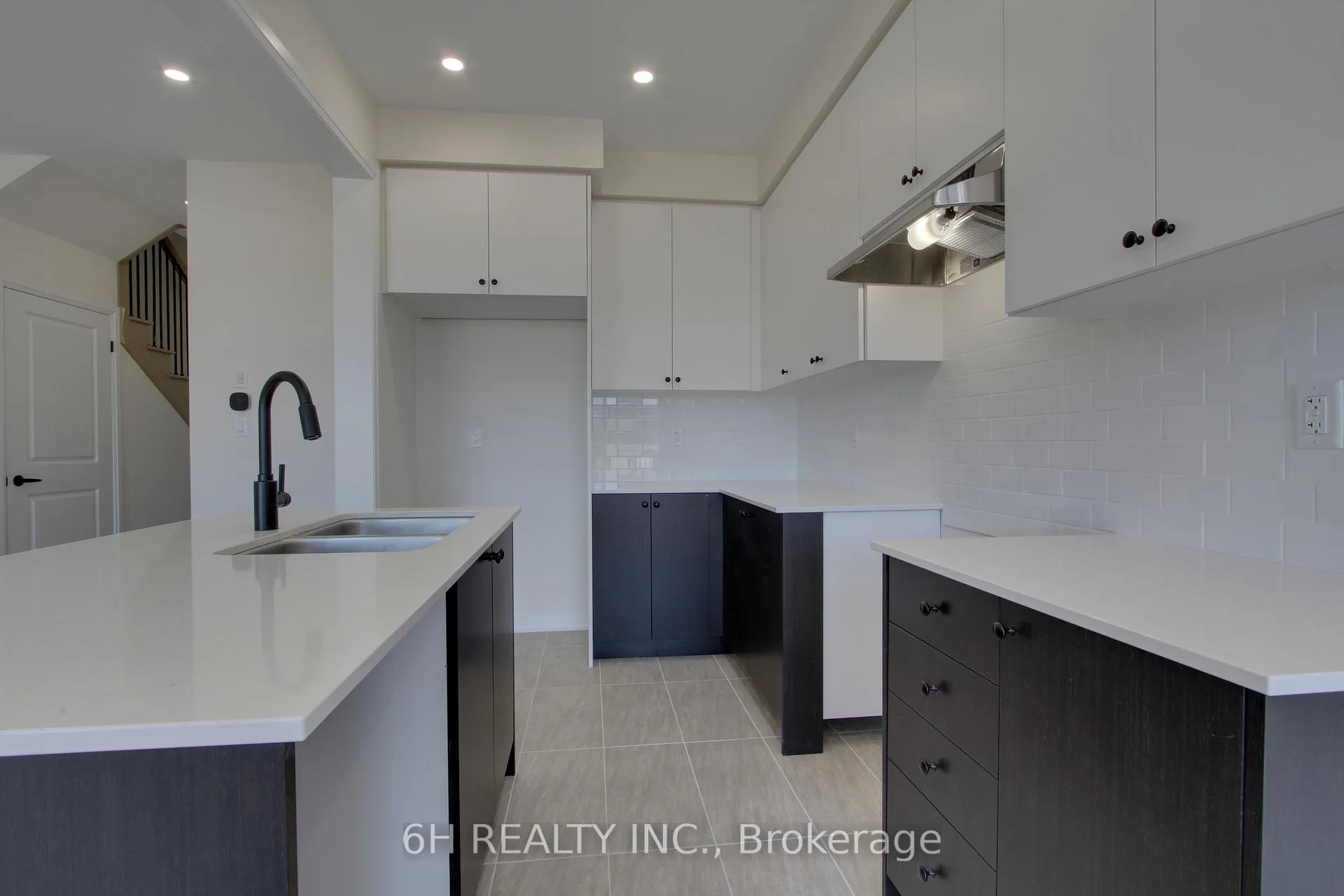Photo 14 of 2612 Hibiscus Drive, Pickering, Rural Pickering — HOMEH