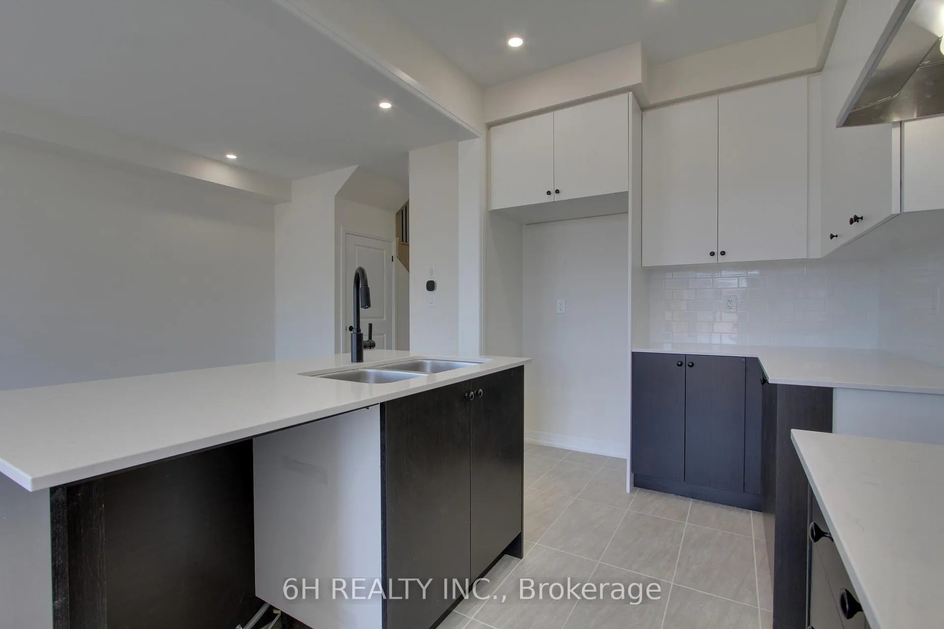 Photo 15 of 2612 Hibiscus Drive, Pickering, Rural Pickering — HOMEH