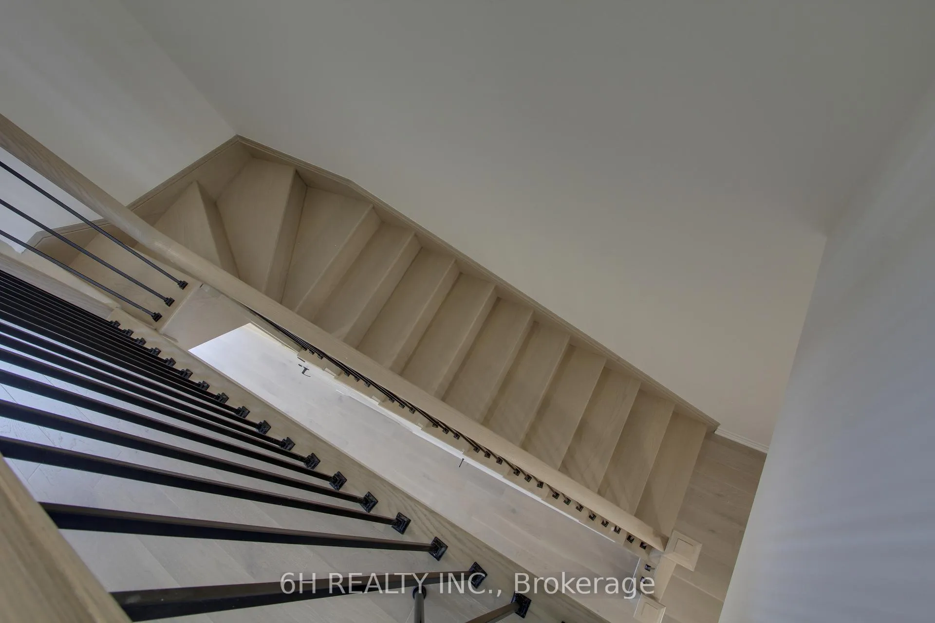Photo 24 of 2612 Hibiscus Drive, Pickering, Rural Pickering — HOMEH