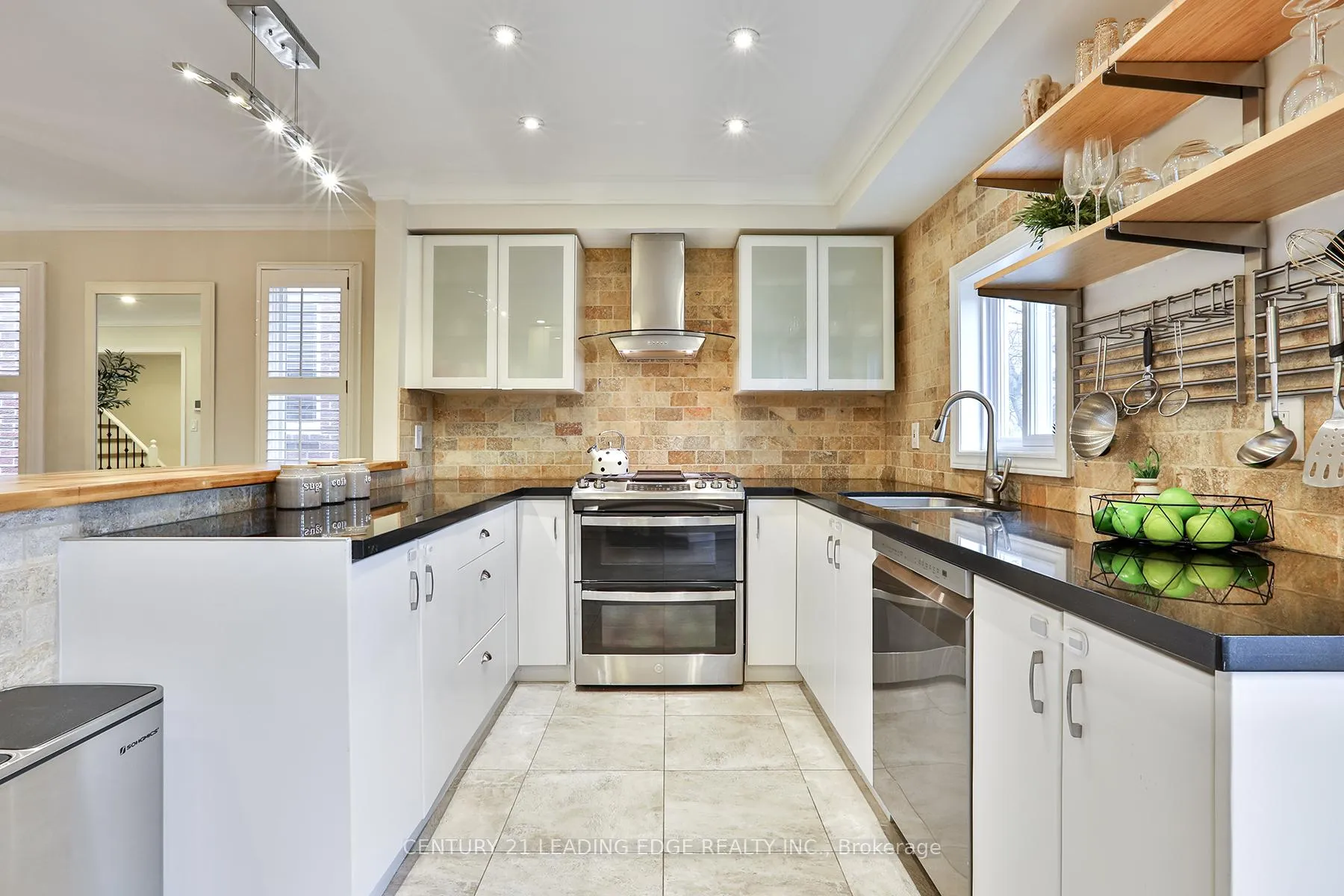 Photo 9 of 1060 Longbow Drive, Pickering, Liverpool — HOMEH
