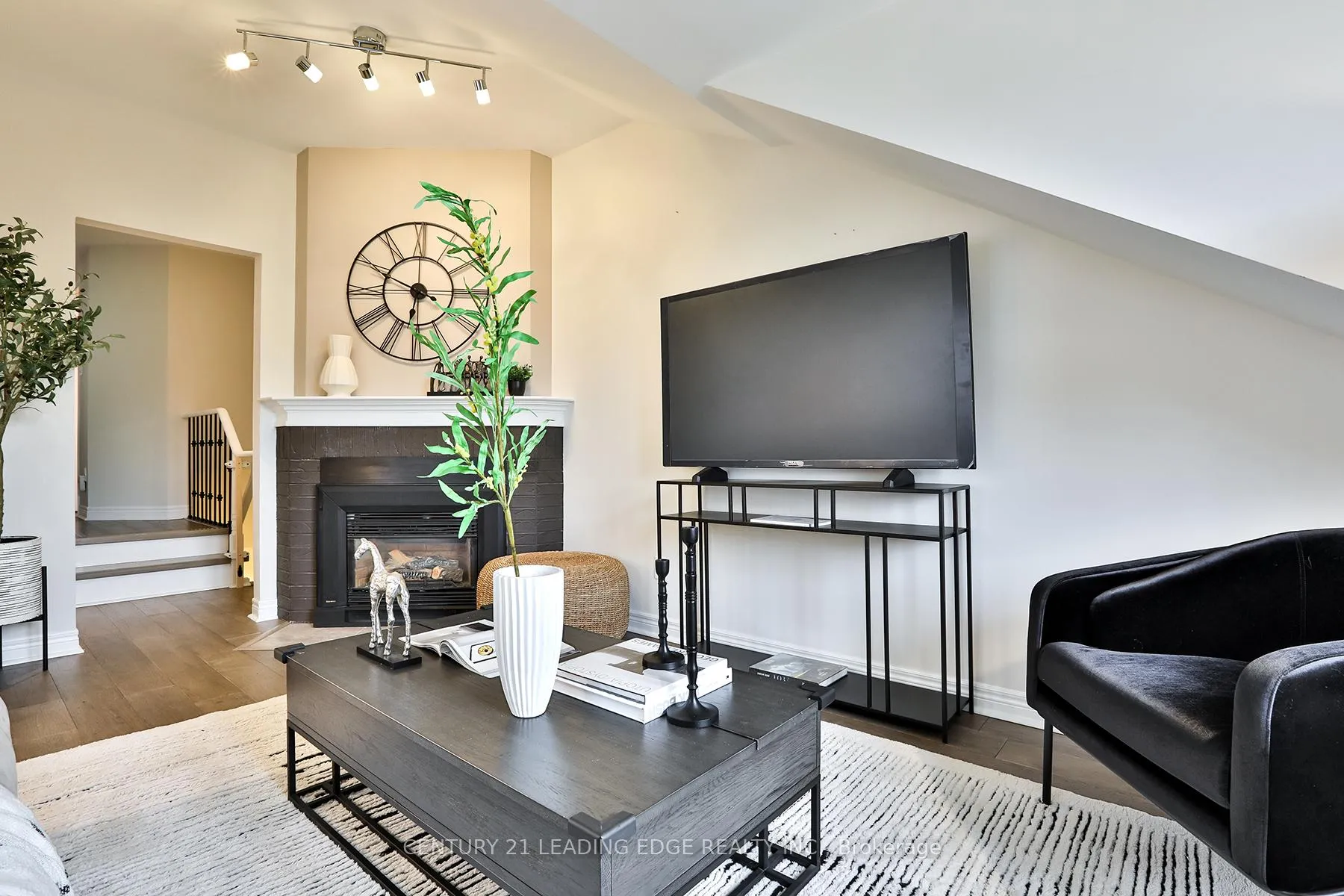 Photo 18 of 1060 Longbow Drive, Pickering, Liverpool — HOMEH