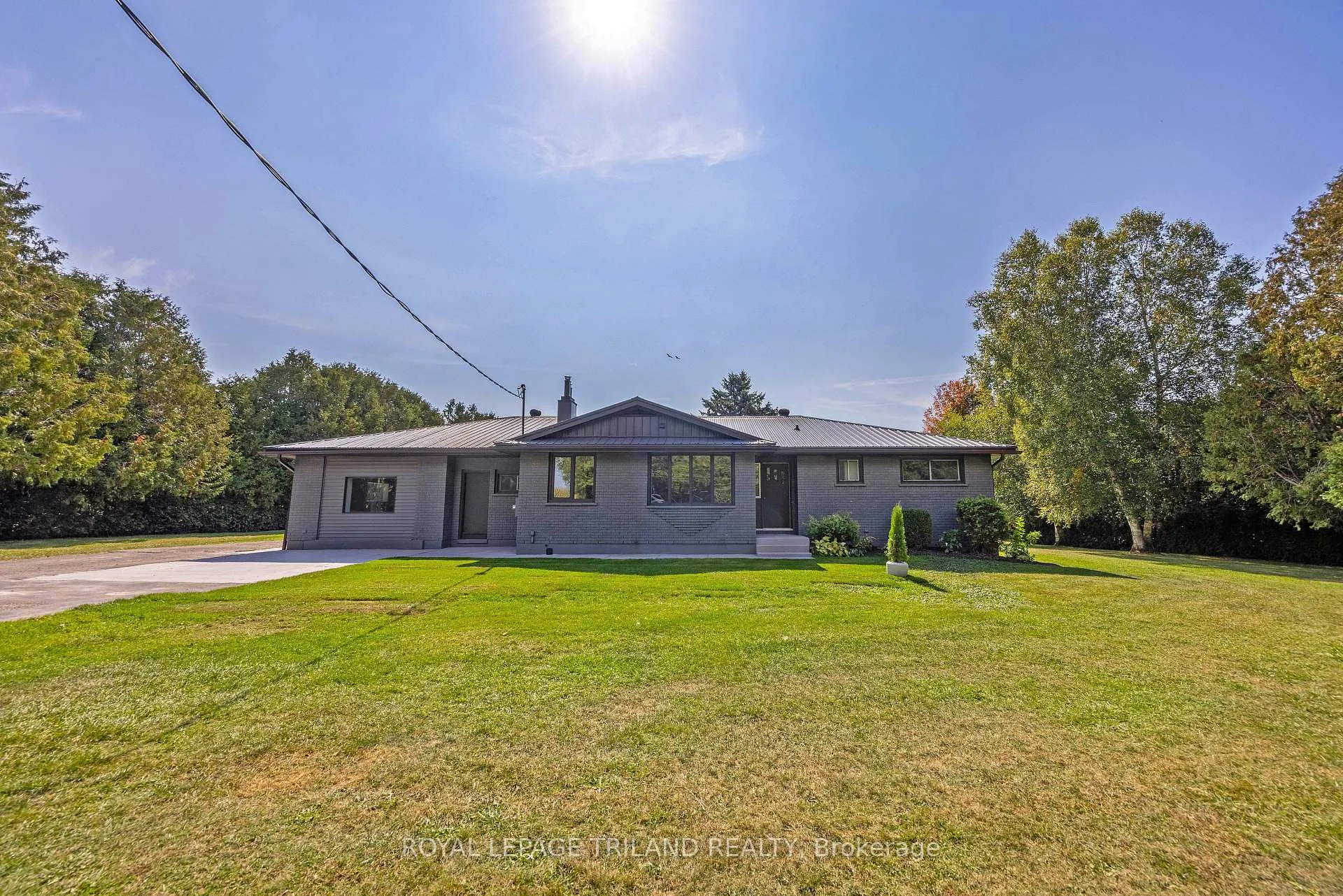 Photo 2 of 829 Avon Drive, Malahide, Rural Malahide — HOMEH