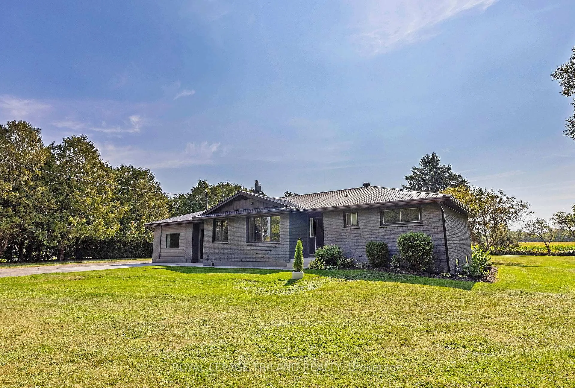 Photo 3 of 829 Avon Drive, Malahide, Rural Malahide — HOMEH