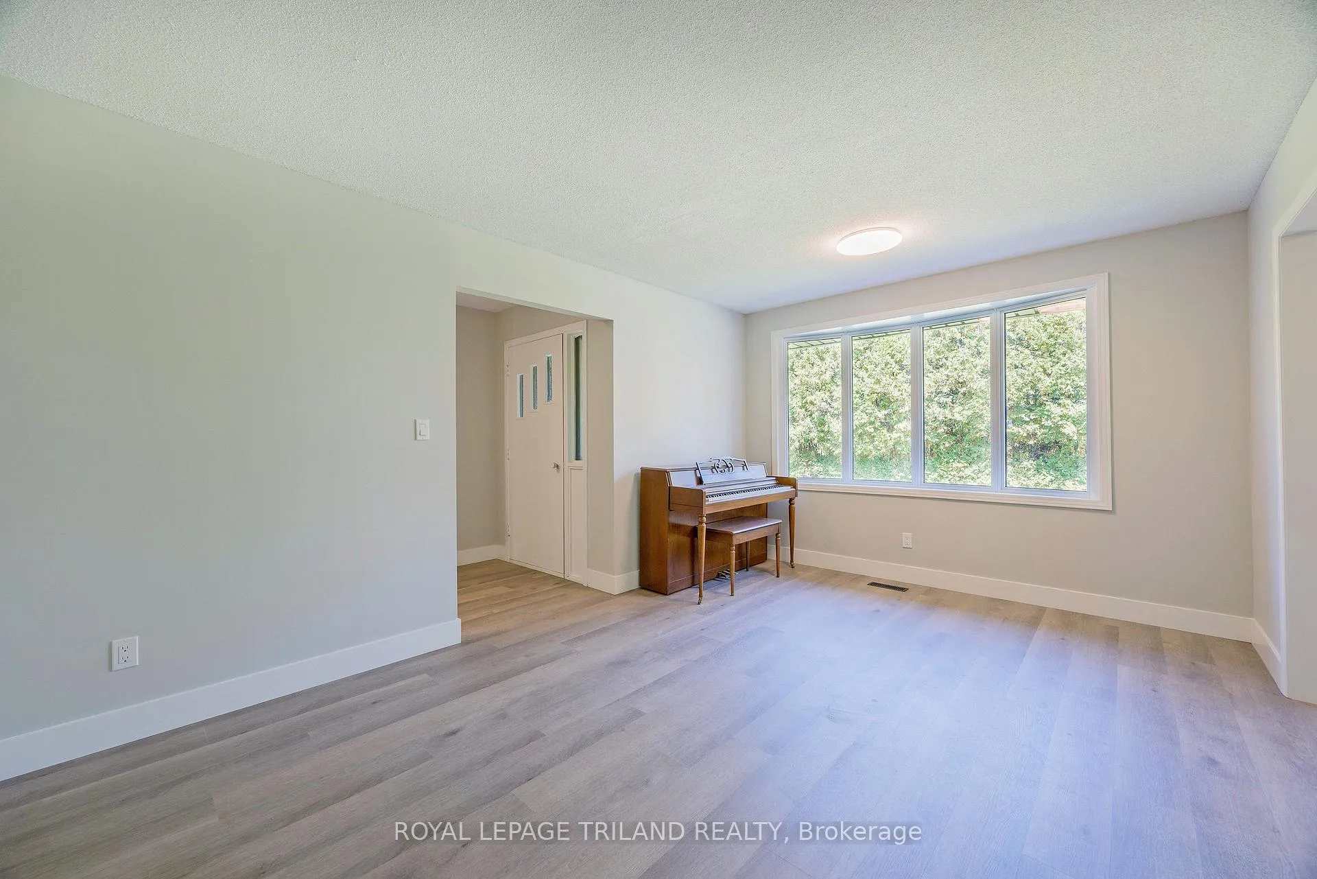 Photo 8 of 829 Avon Drive, Malahide, Rural Malahide — HOMEH