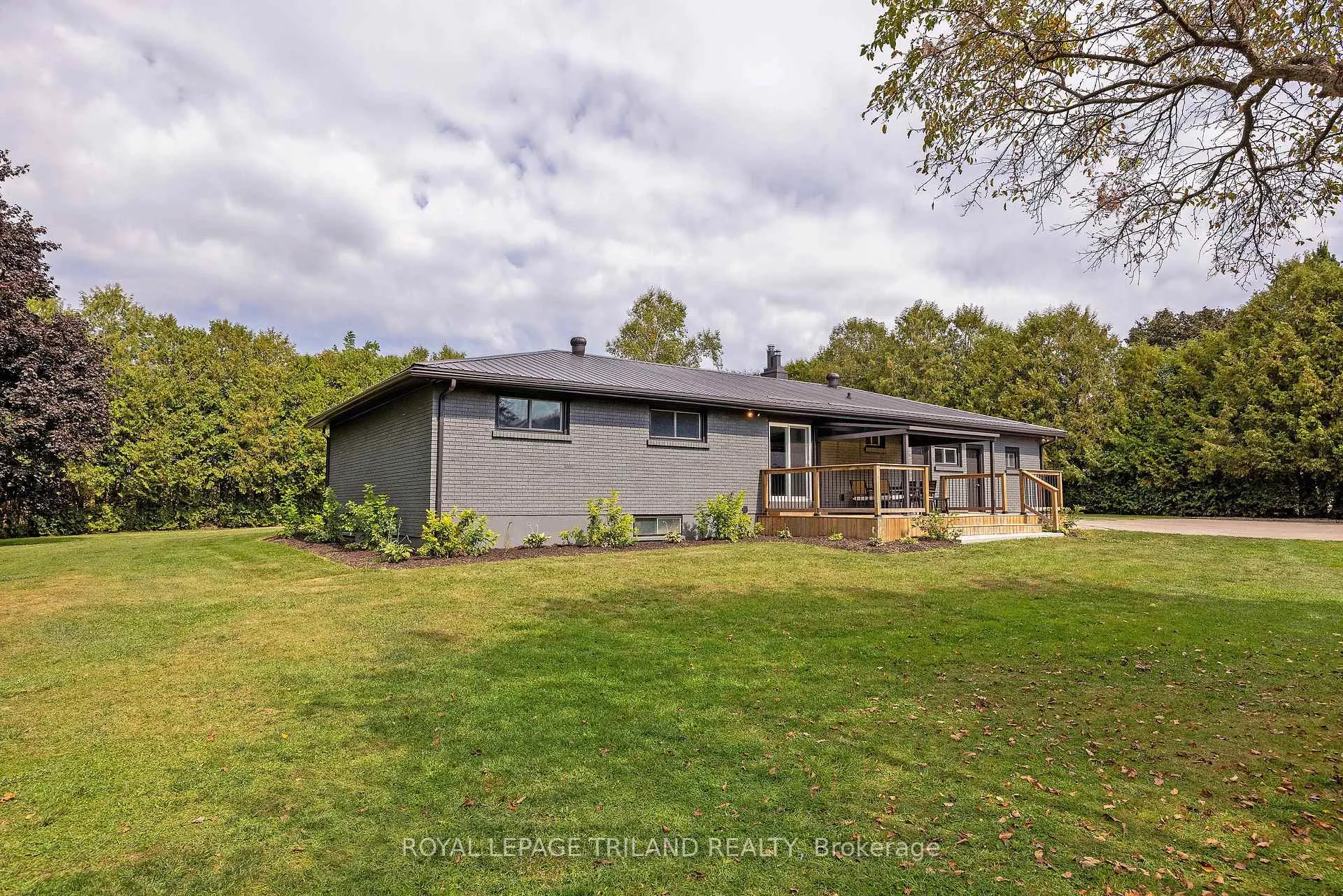 Photo 40 of 829 Avon Drive, Malahide, Rural Malahide — HOMEH