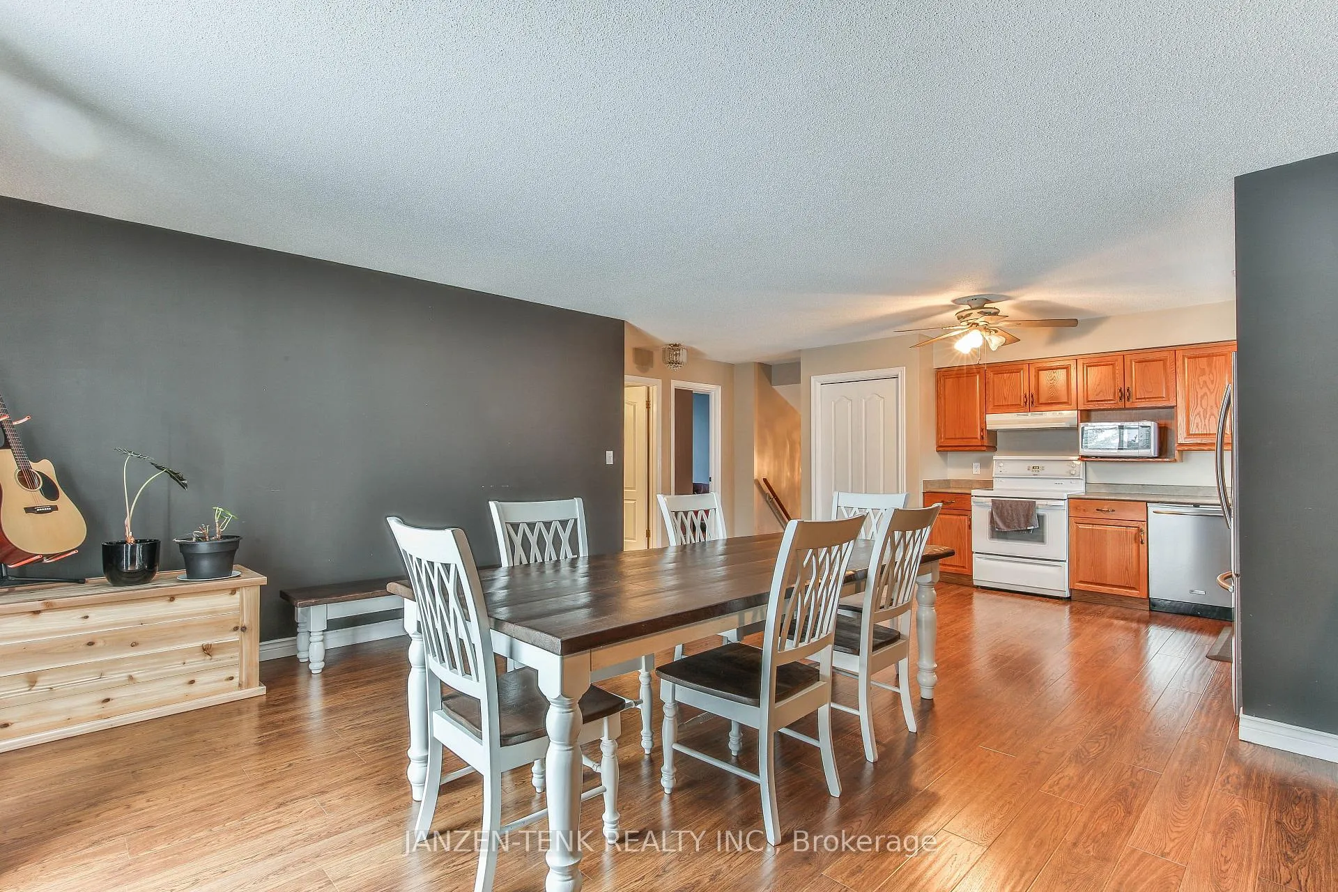 Photo 9 of 63 South Street E, Aylmer — HOMEH