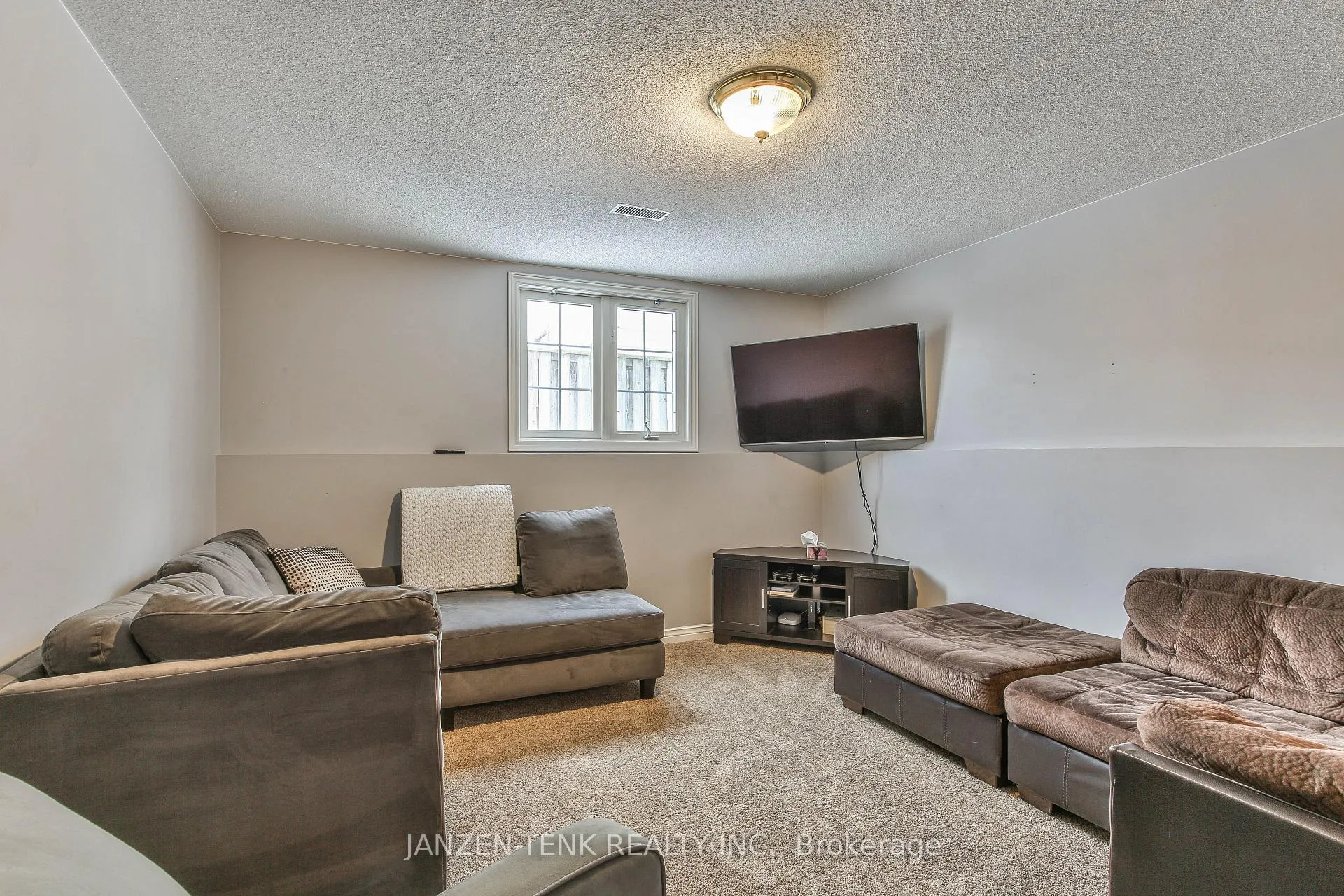 Photo 15 of 63 South Street E, Aylmer — HOMEH