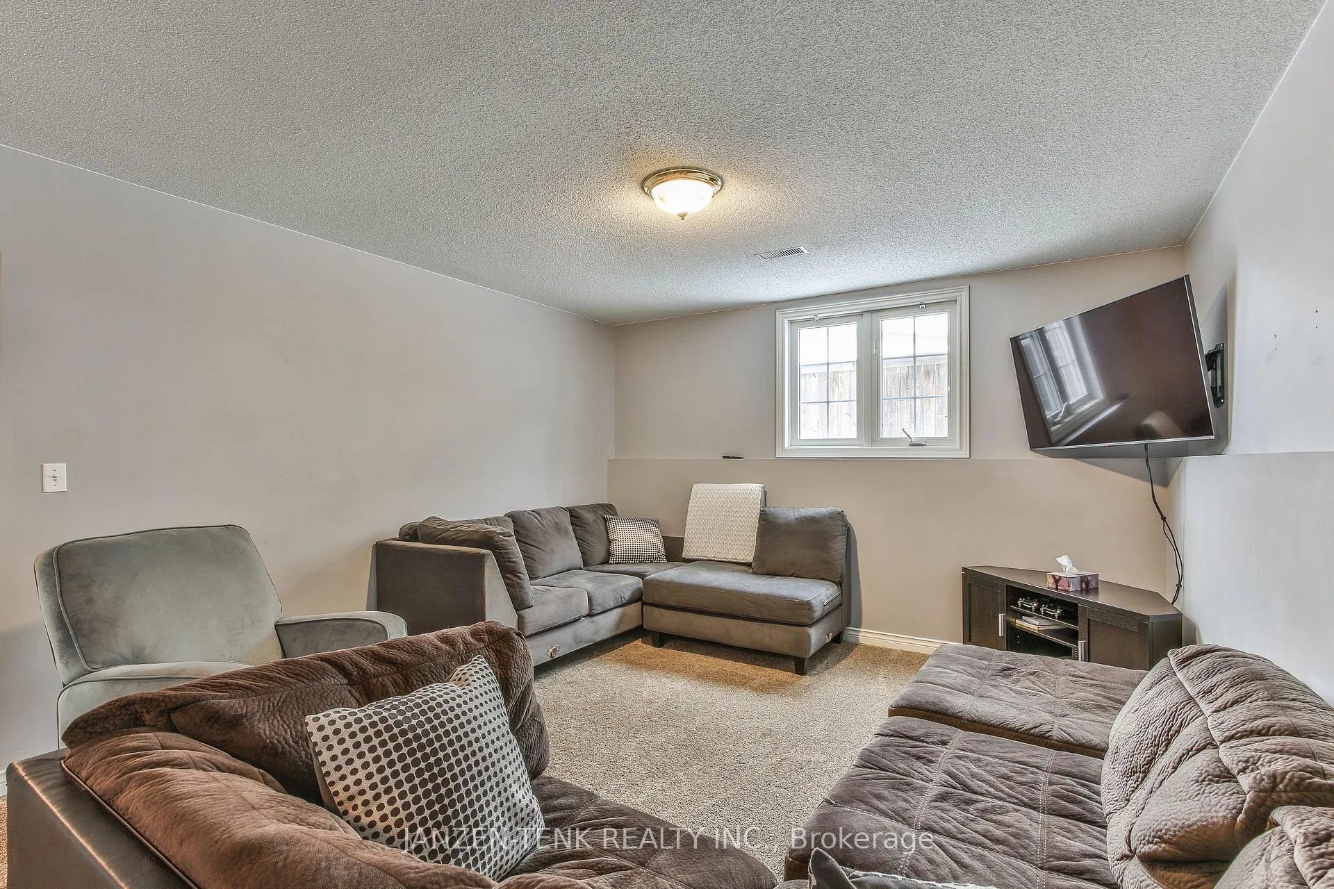 Photo 16 of 63 South Street E, Aylmer — HOMEH