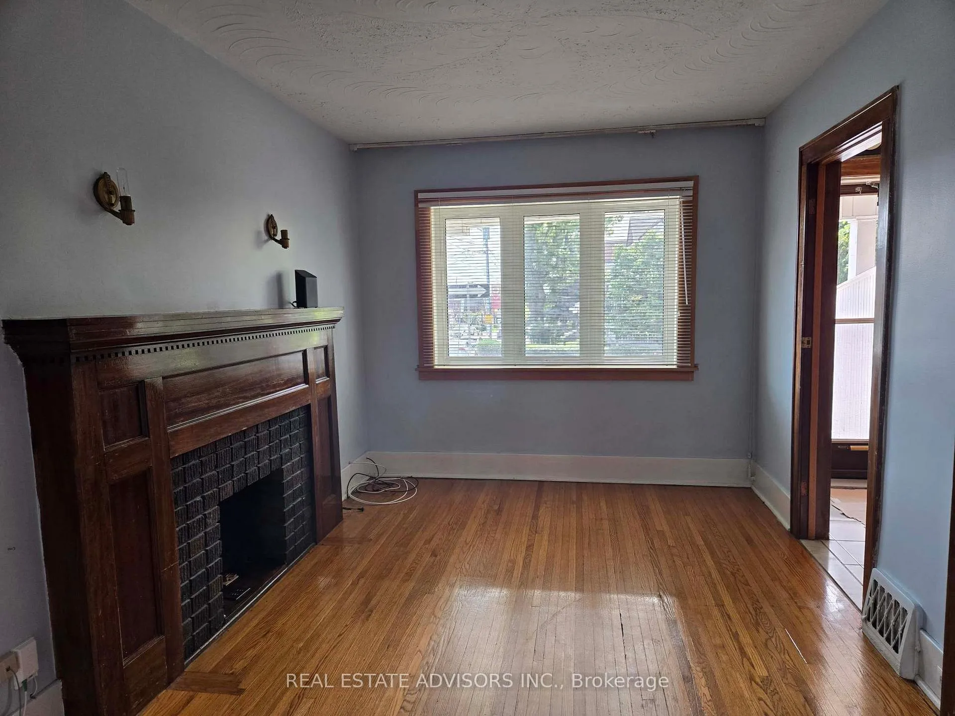 Photo 3 of 2 Ashbury Avenue, Toronto, Oakwood Village — HOMEH