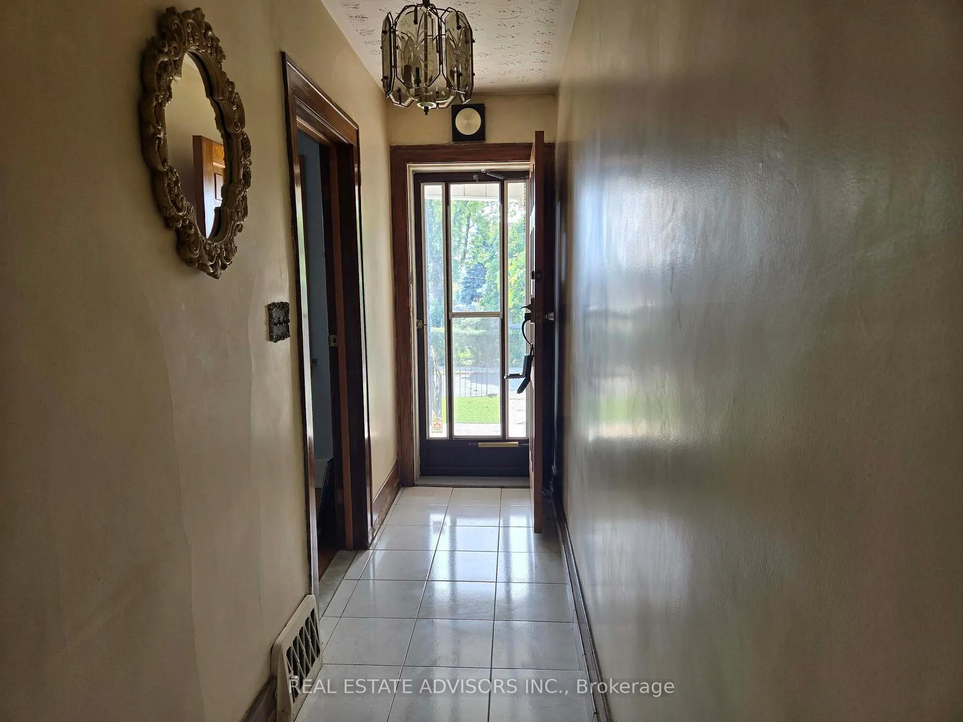 Photo 4 of 2 Ashbury Avenue, Toronto, Oakwood Village — HOMEH