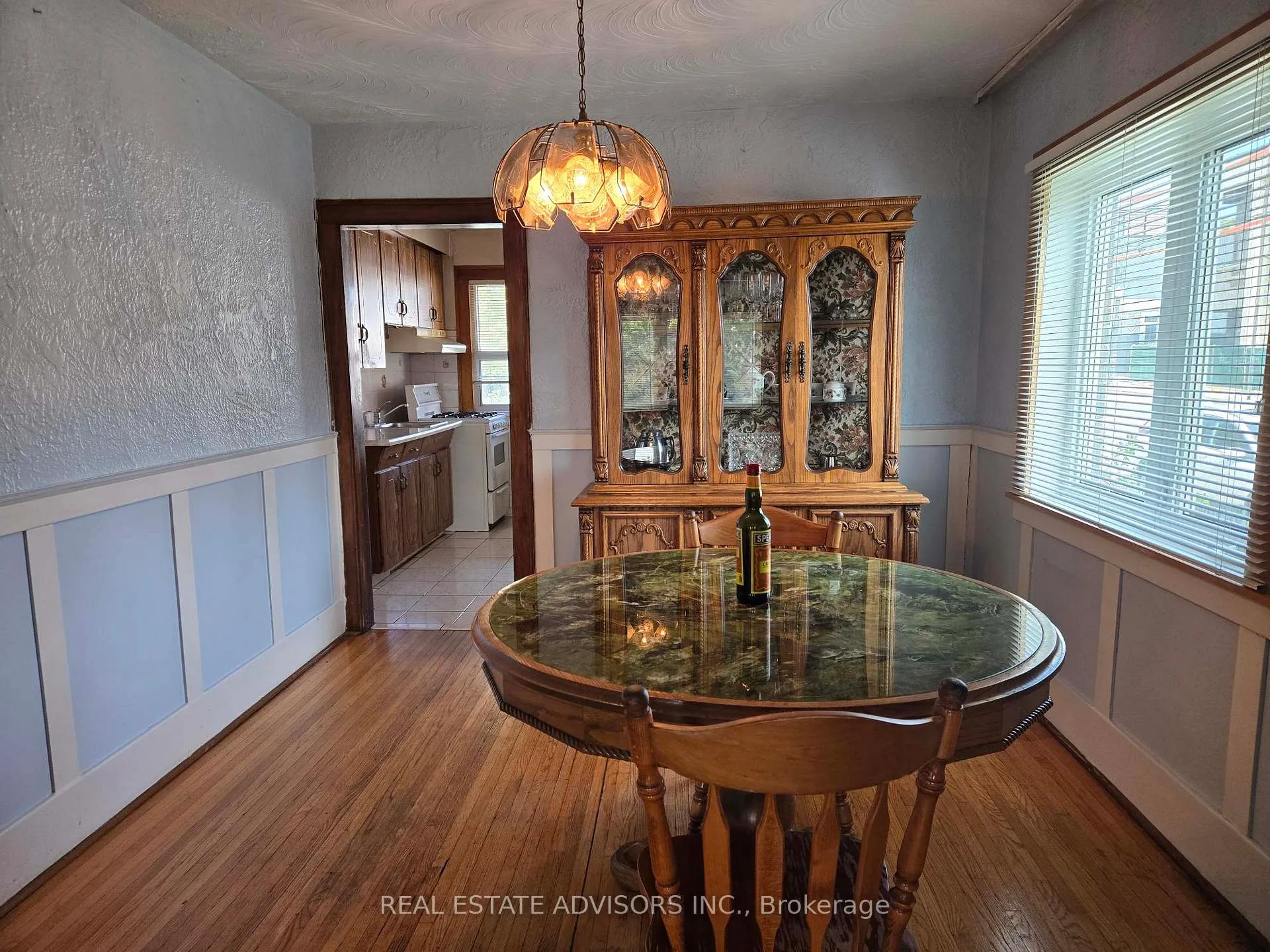 Photo 5 of 2 Ashbury Avenue, Toronto, Oakwood Village — HOMEH