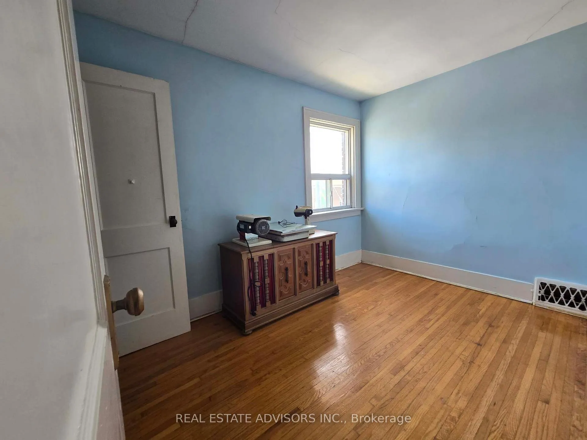 Photo 12 of 2 Ashbury Avenue, Toronto, Oakwood Village — HOMEH