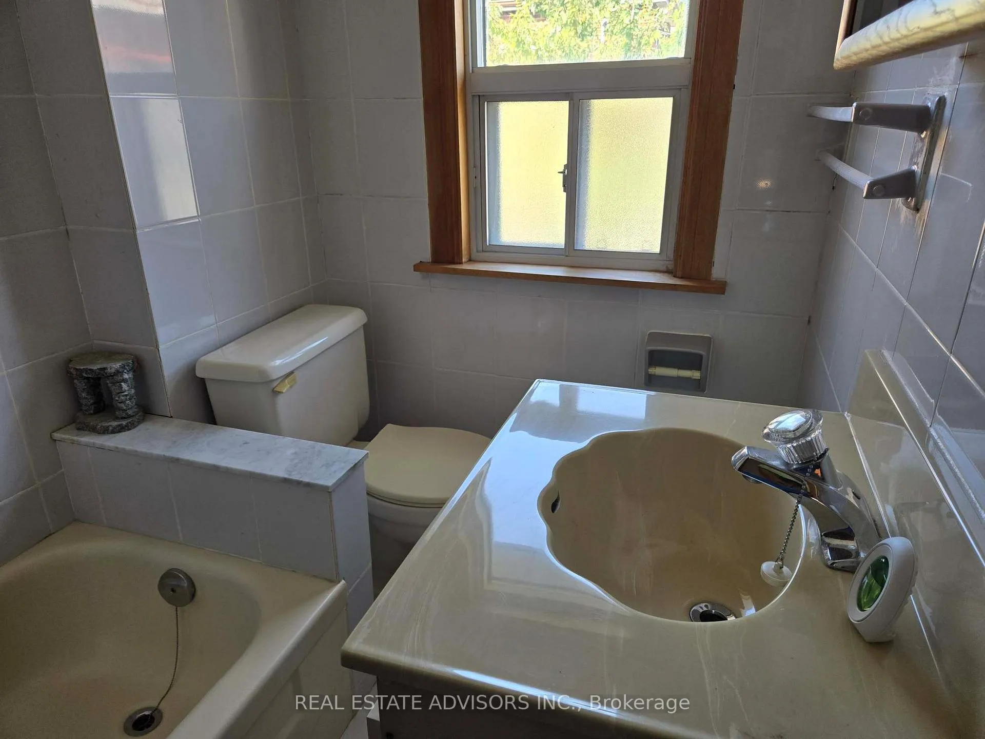 Photo 14 of 2 Ashbury Avenue, Toronto, Oakwood Village — HOMEH