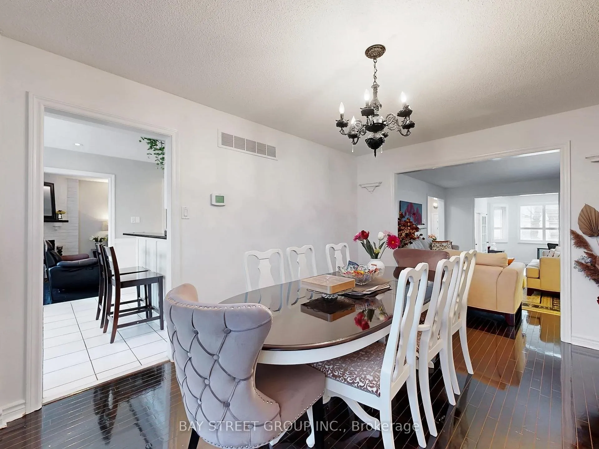 Photo 8 of 36 Durant Crescent, Markham, Middlefield — HOMEH