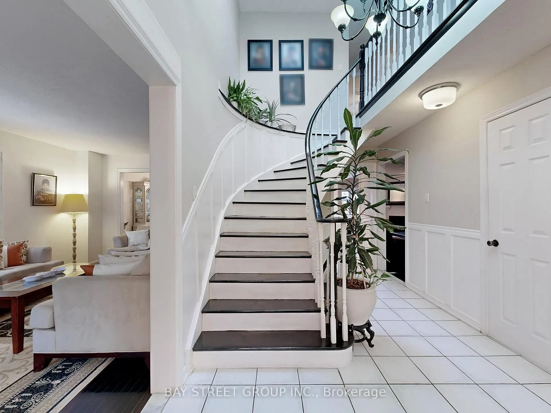 Photo 20 of 36 Durant Crescent, Markham, Middlefield — HOMEH