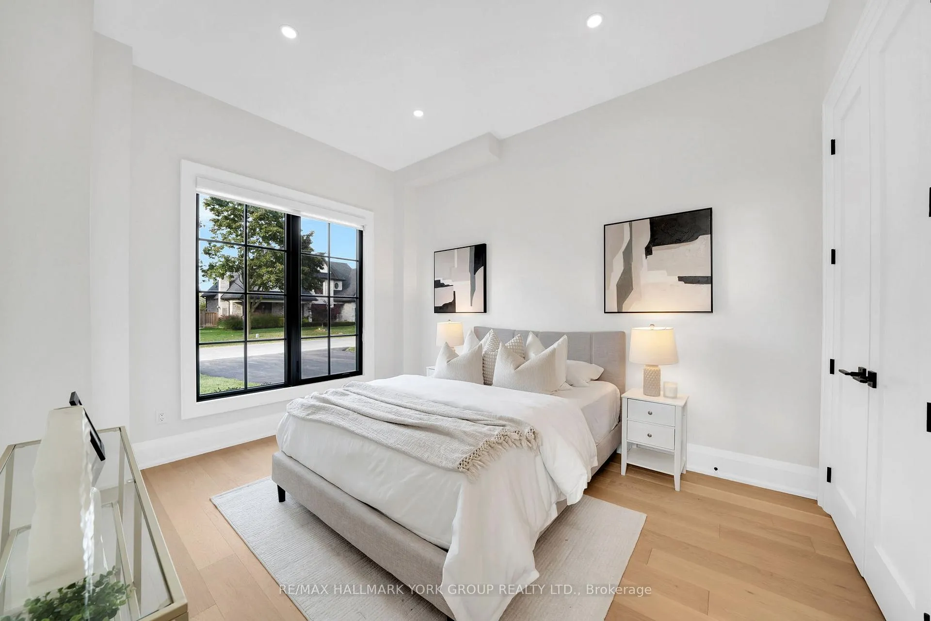 Photo 23 of 83 Elizabeth Grove, King, King City — HOMEH