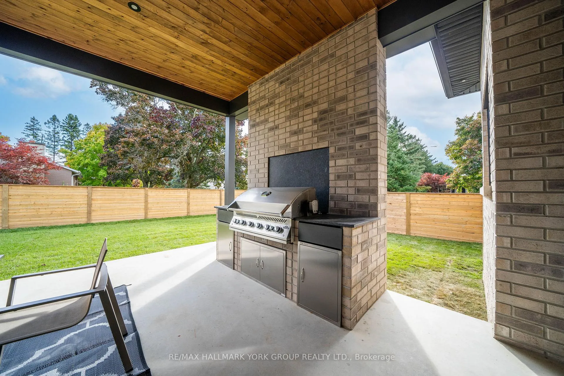 Photo 33 of 83 Elizabeth Grove, King, King City — HOMEH