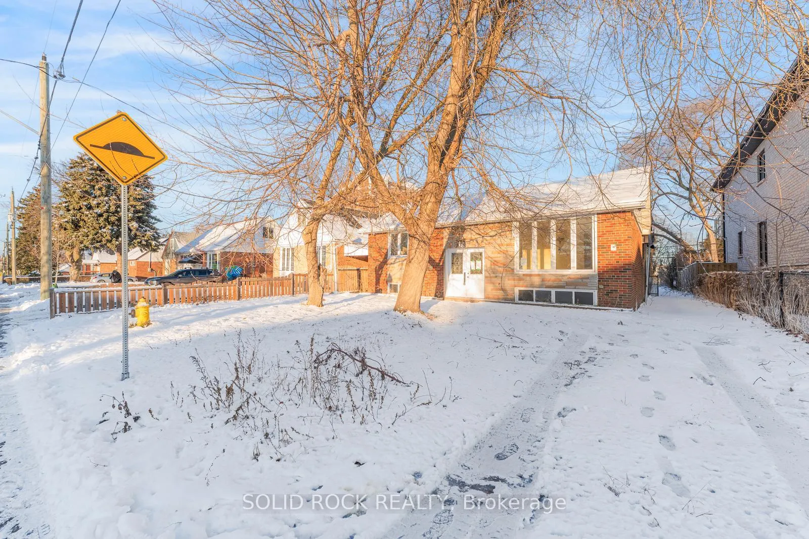Photo 2 of 33 Elfreda Boulevard, Scarborough, Clairlea-Birchmount — HOMEH