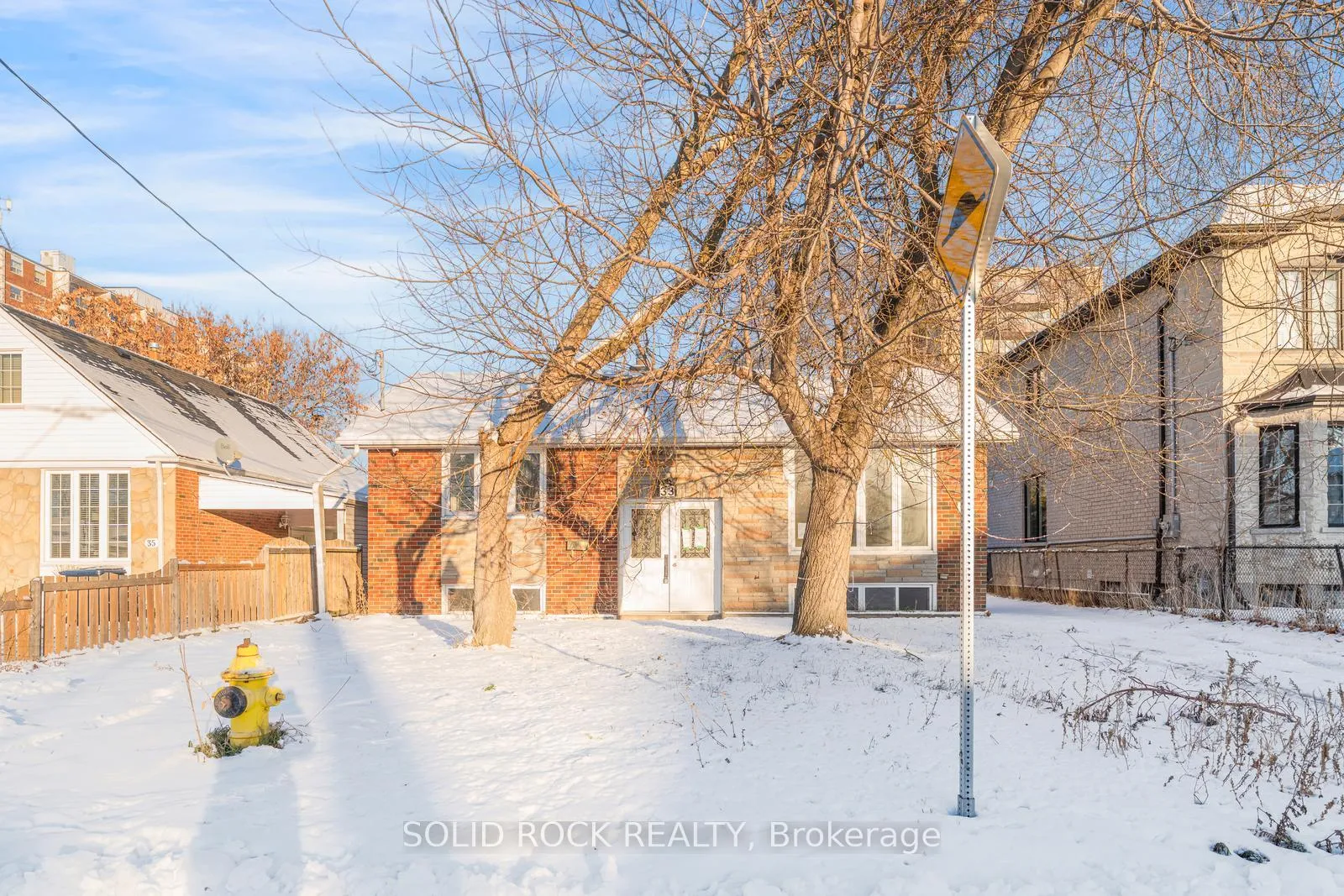 Photo 3 of 33 Elfreda Boulevard, Scarborough, Clairlea-Birchmount — HOMEH