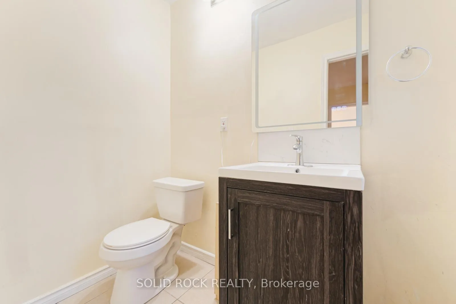 Photo 9 of 33 Elfreda Boulevard, Scarborough, Clairlea-Birchmount — HOMEH