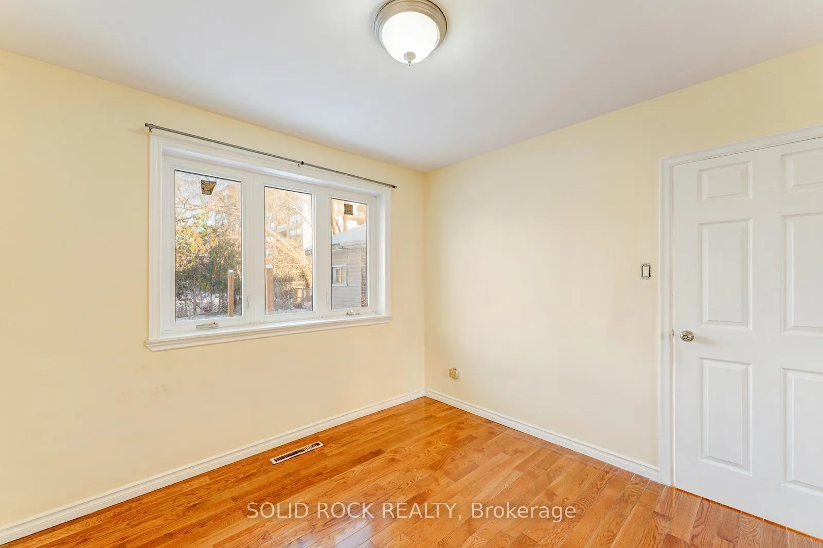 Photo 15 of 33 Elfreda Boulevard, Scarborough, Clairlea-Birchmount — HOMEH