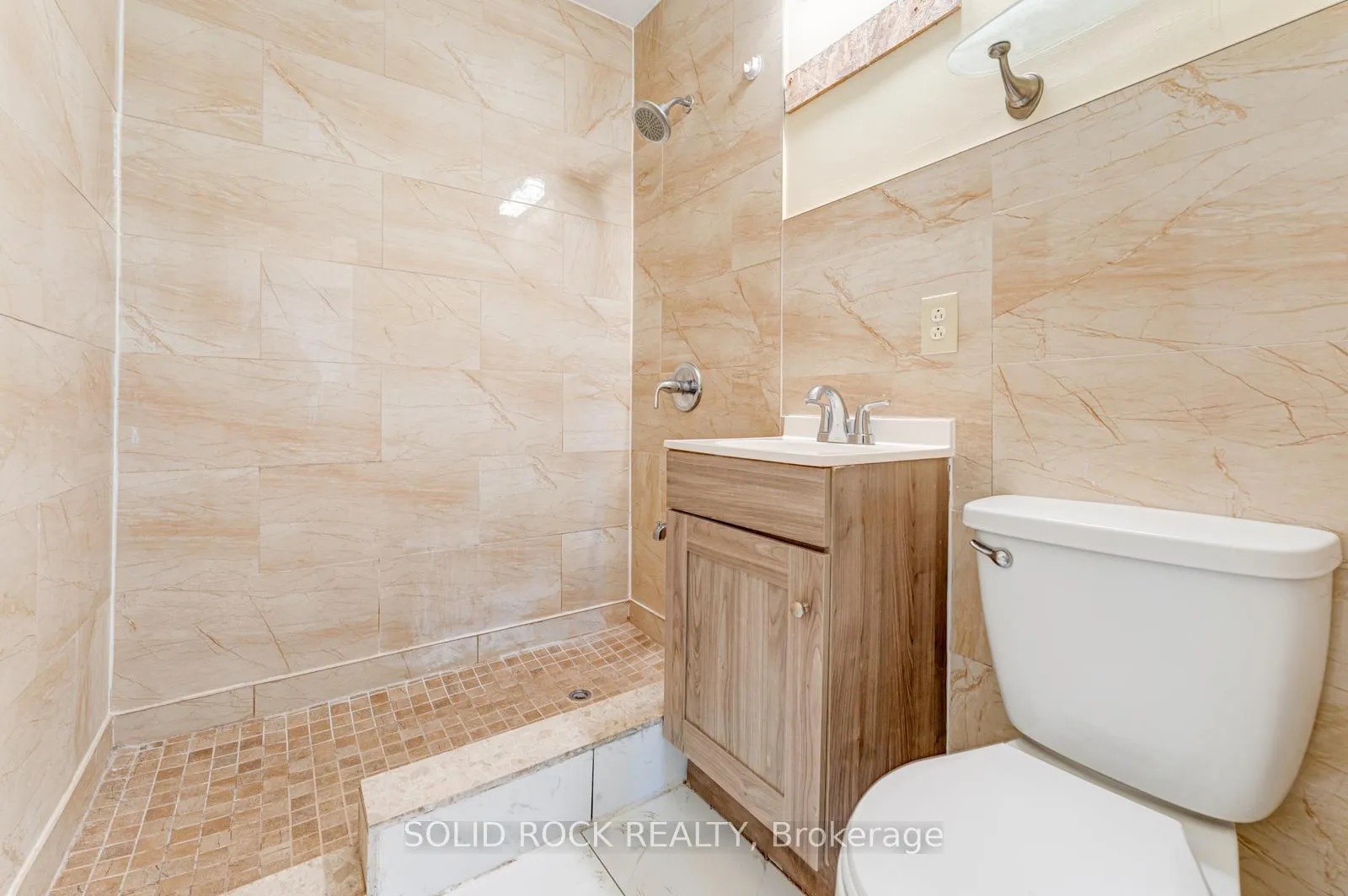 Photo 16 of 33 Elfreda Boulevard, Scarborough, Clairlea-Birchmount — HOMEH