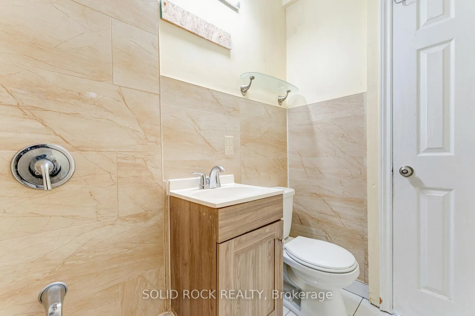 Photo 17 of 33 Elfreda Boulevard, Scarborough, Clairlea-Birchmount — HOMEH