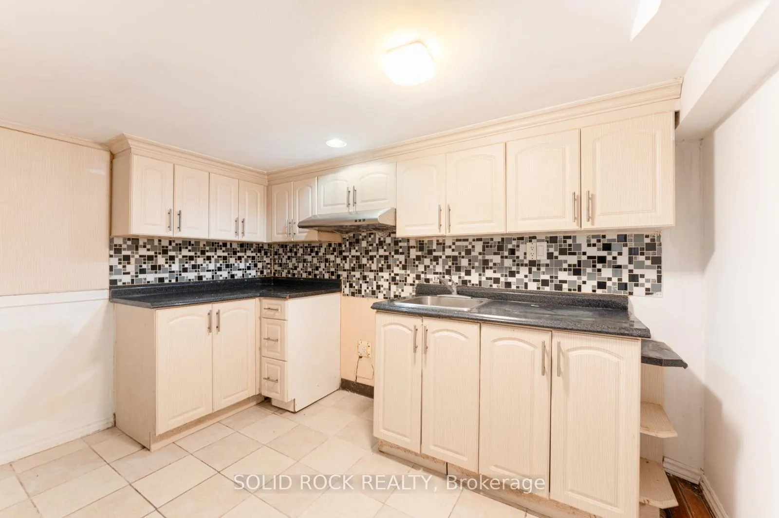 Photo 26 of 33 Elfreda Boulevard, Scarborough, Clairlea-Birchmount — HOMEH