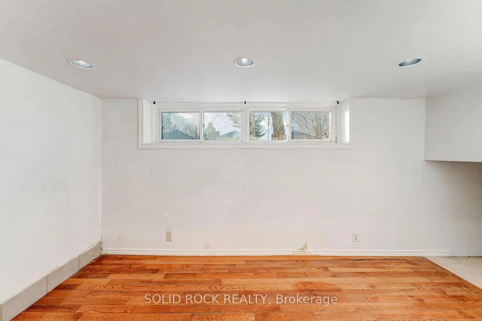 Photo 30 of 33 Elfreda Boulevard, Scarborough, Clairlea-Birchmount — HOMEH