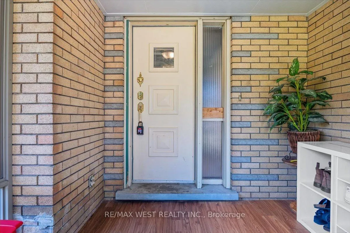 Photo 5 of 59 Maywood Road, Kitchener — HOMEH
