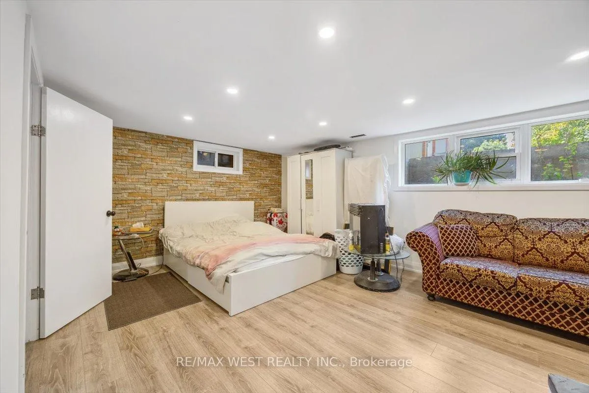 Photo 12 of 59 Maywood Road, Kitchener — HOMEH