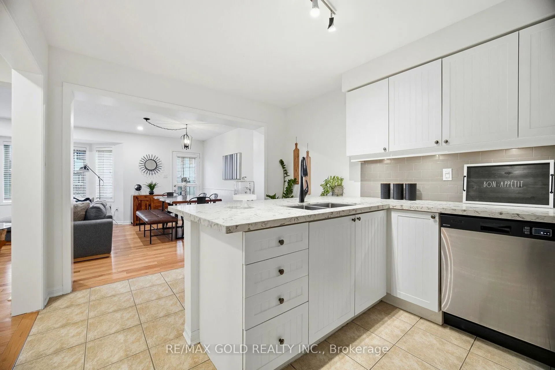 Photo 7 of 920 Sprague Place, Milton, Coates — HOMEH