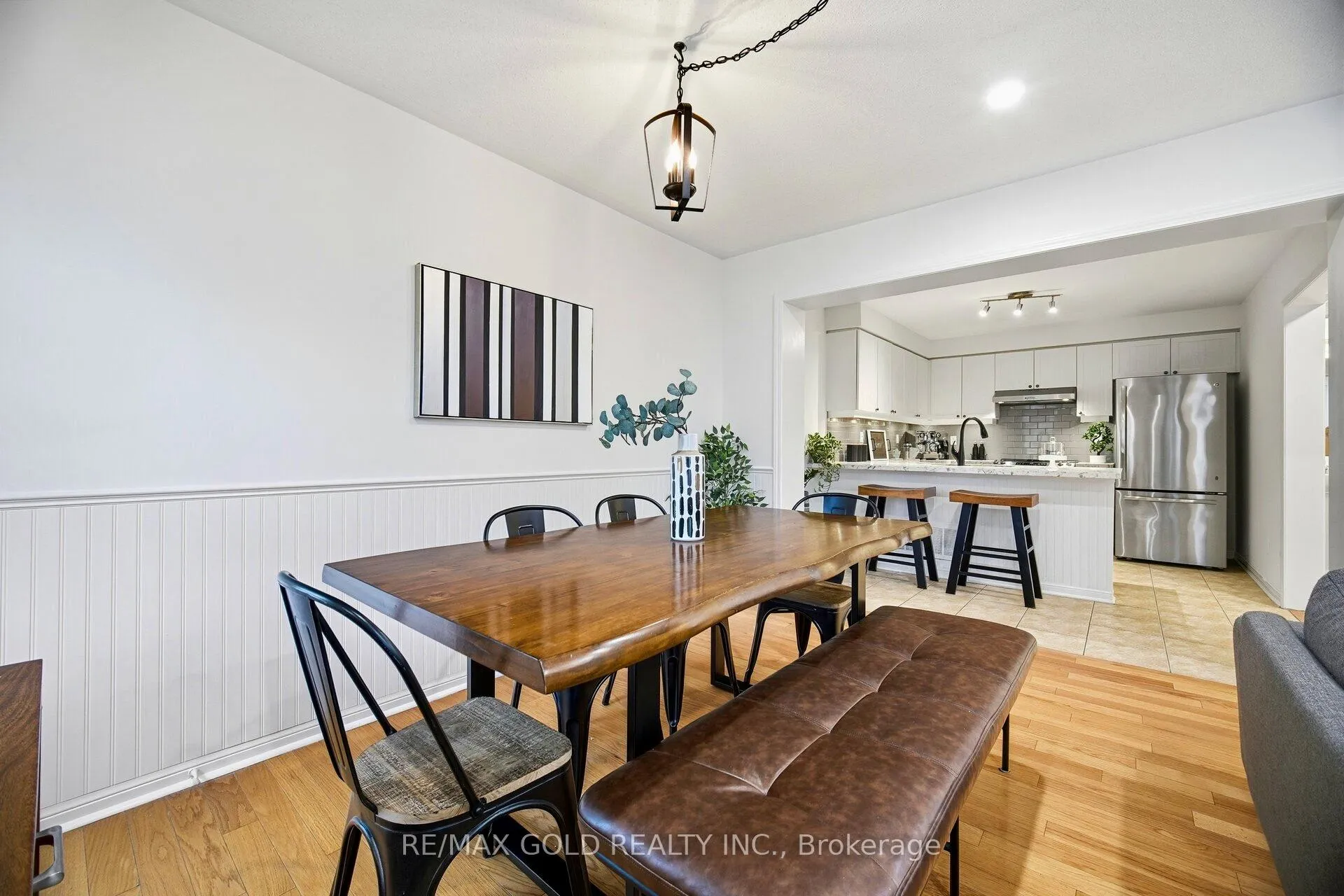 Photo 10 of 920 Sprague Place, Milton, Coates — HOMEH