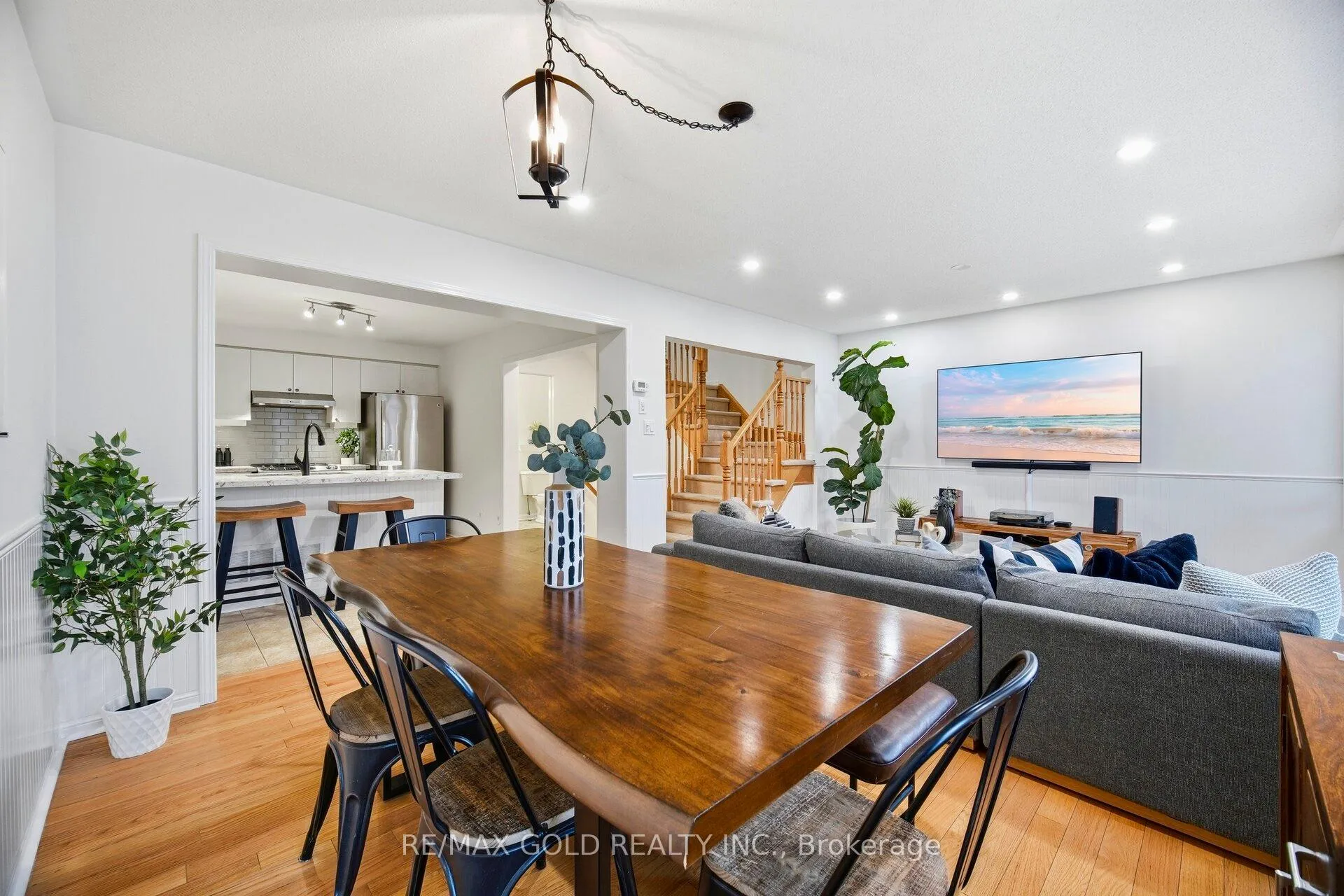 Photo 11 of 920 Sprague Place, Milton, Coates — HOMEH