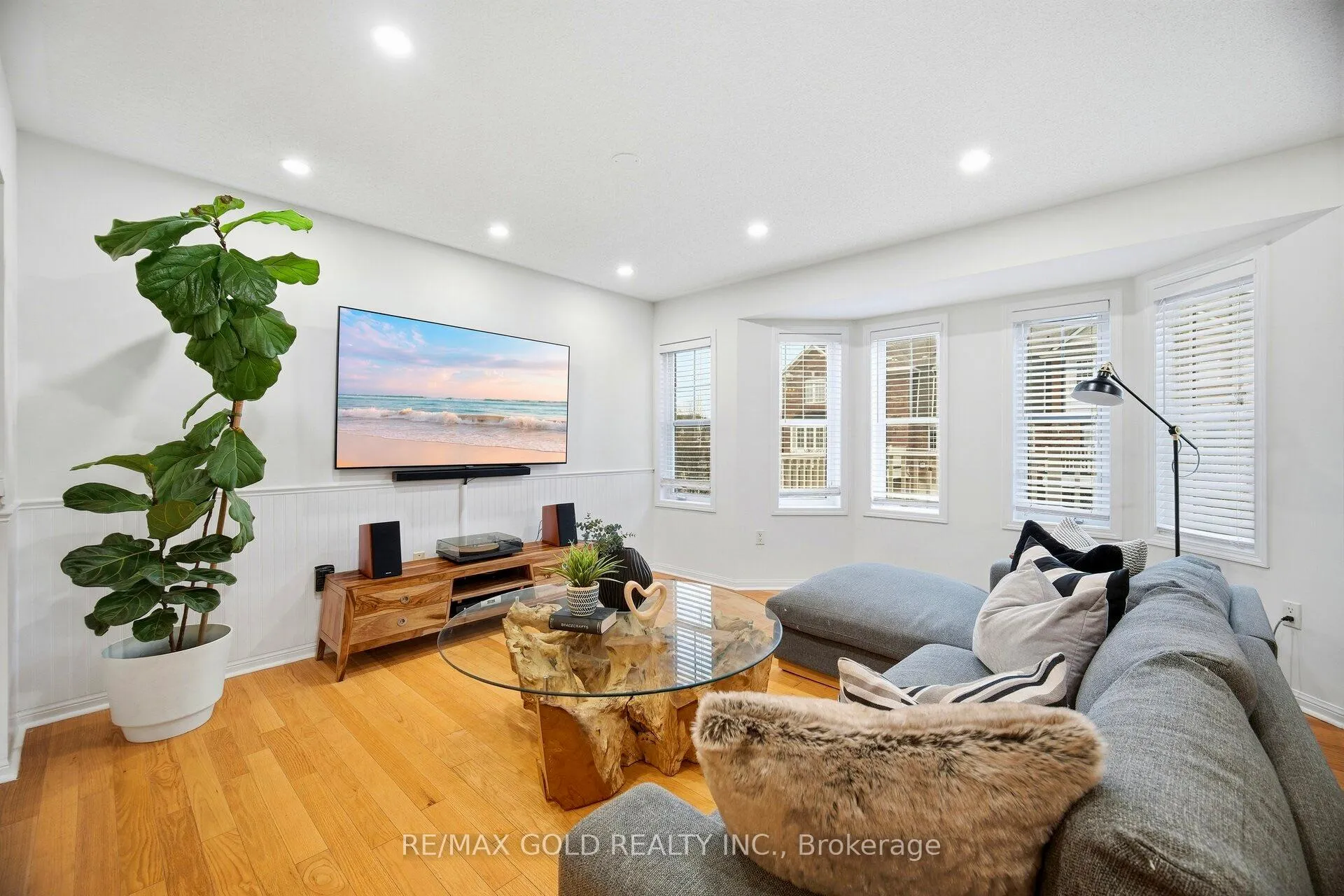 Photo 13 of 920 Sprague Place, Milton, Coates — HOMEH