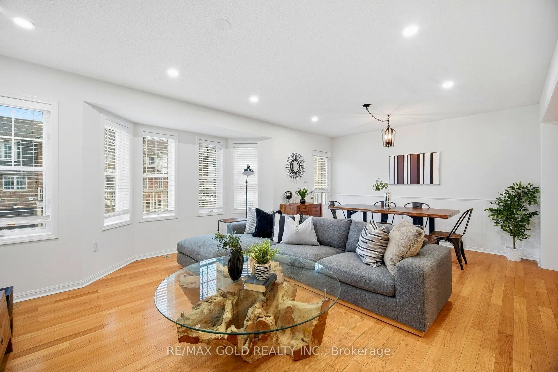 Photo 14 of 920 Sprague Place, Milton, Coates — HOMEH