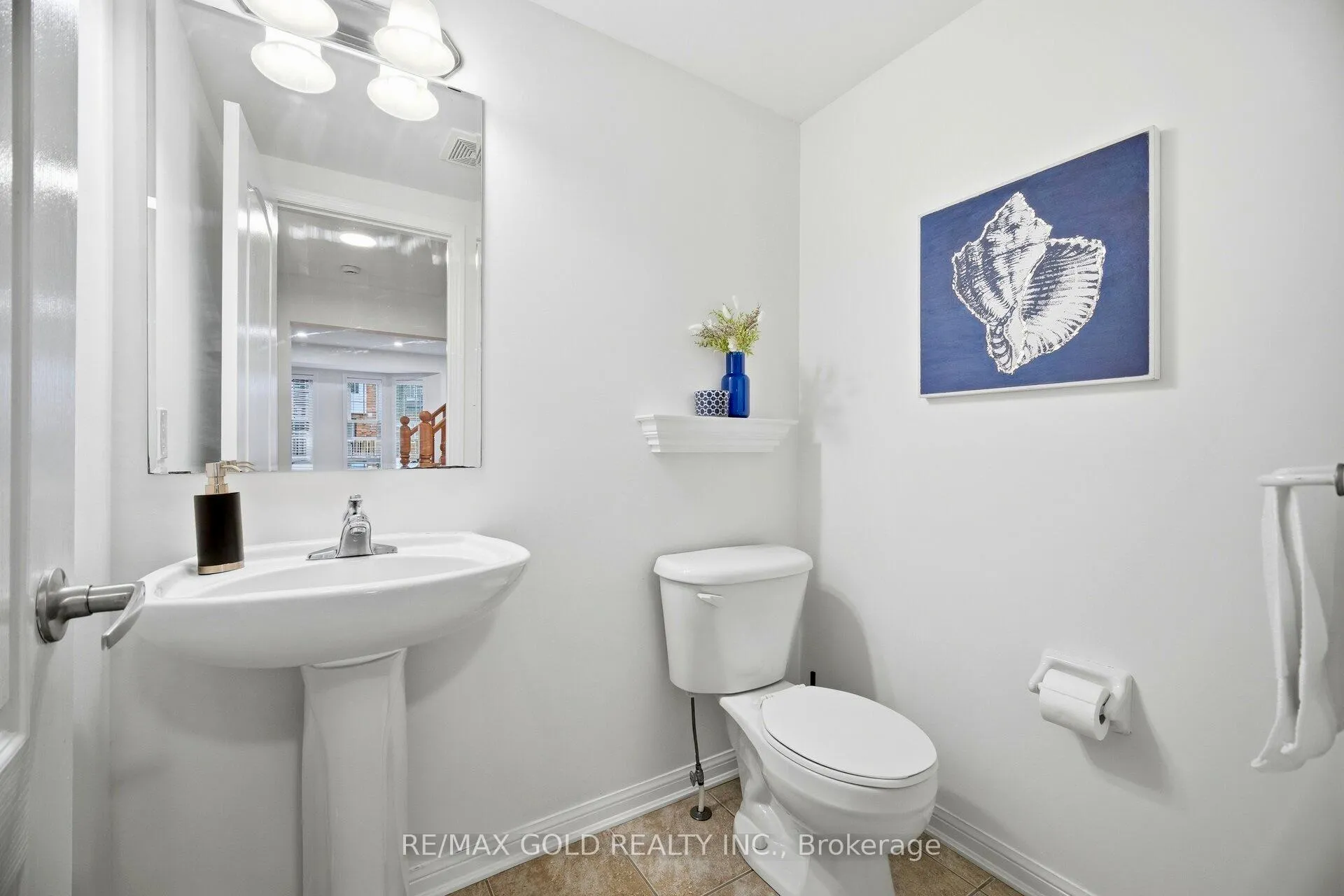 Photo 16 of 920 Sprague Place, Milton, Coates — HOMEH