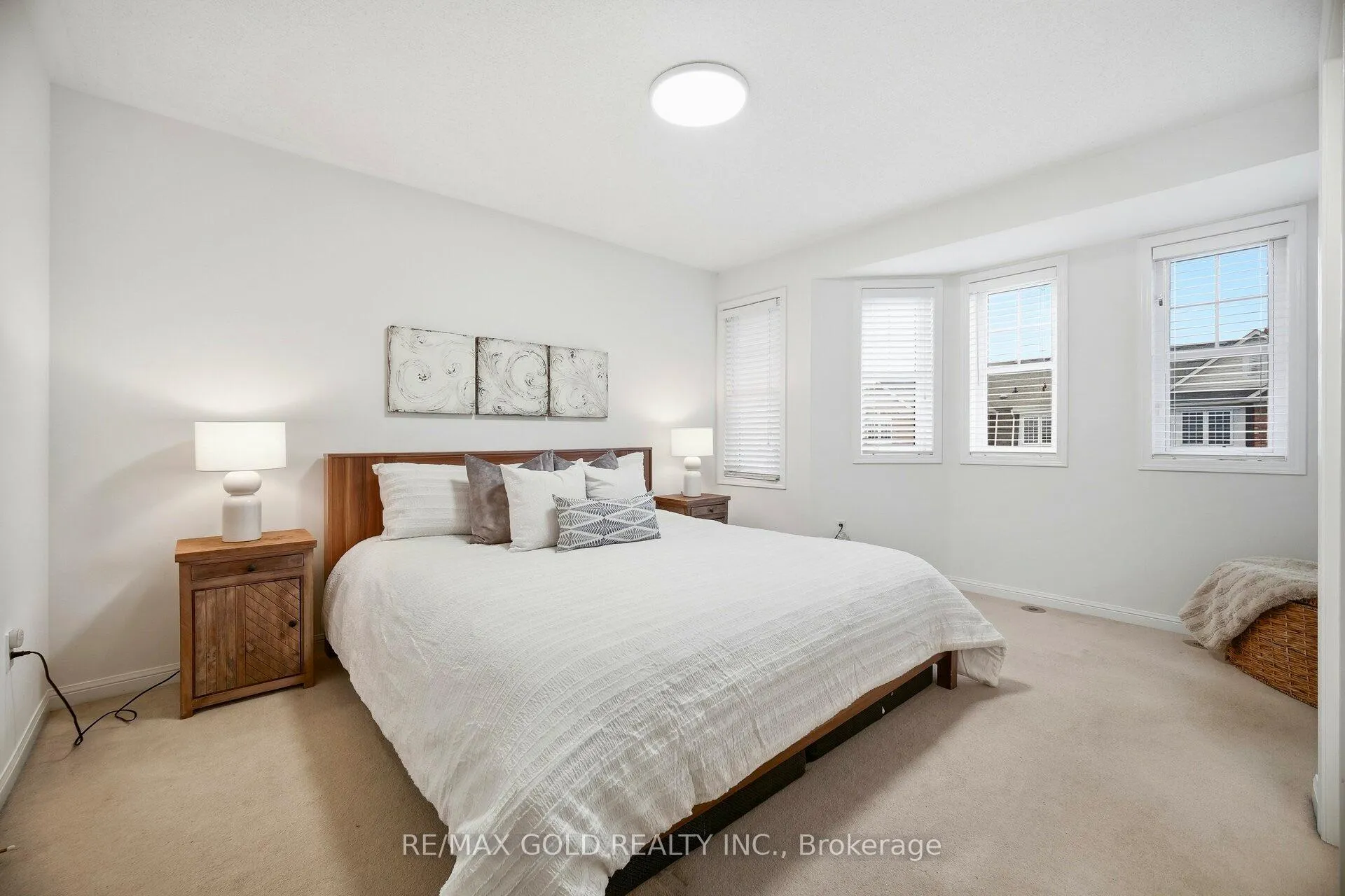 Photo 18 of 920 Sprague Place, Milton, Coates — HOMEH