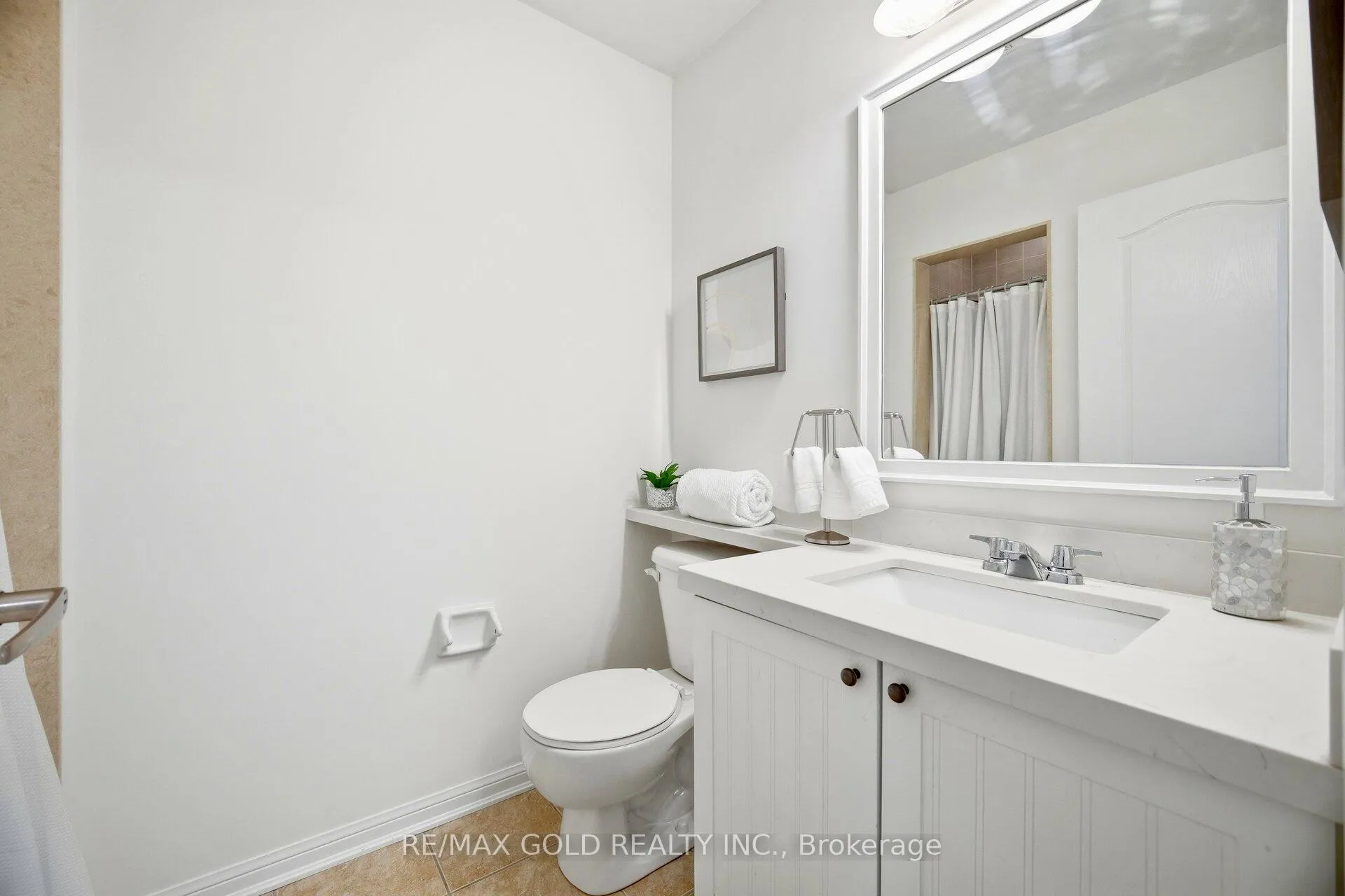 Photo 21 of 920 Sprague Place, Milton, Coates — HOMEH