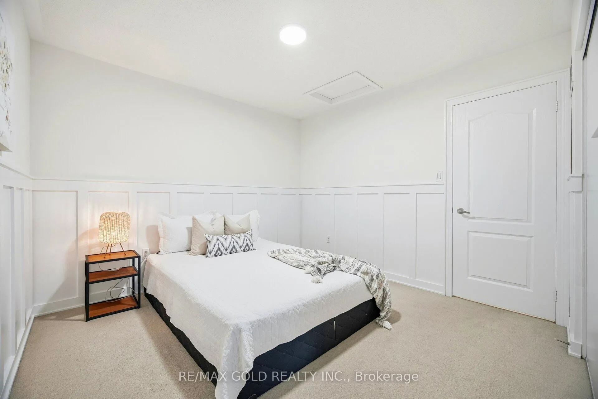 Photo 24 of 920 Sprague Place, Milton, Coates — HOMEH