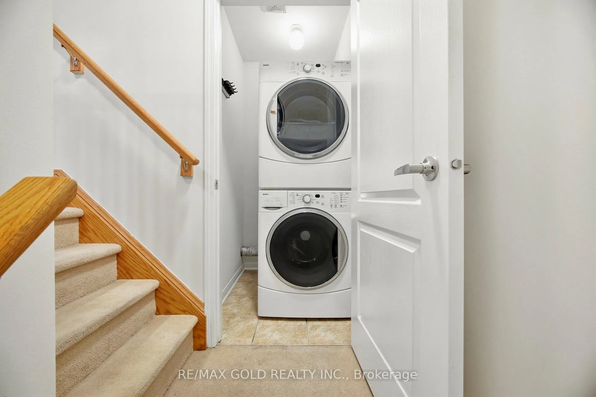 Photo 26 of 920 Sprague Place, Milton, Coates — HOMEH