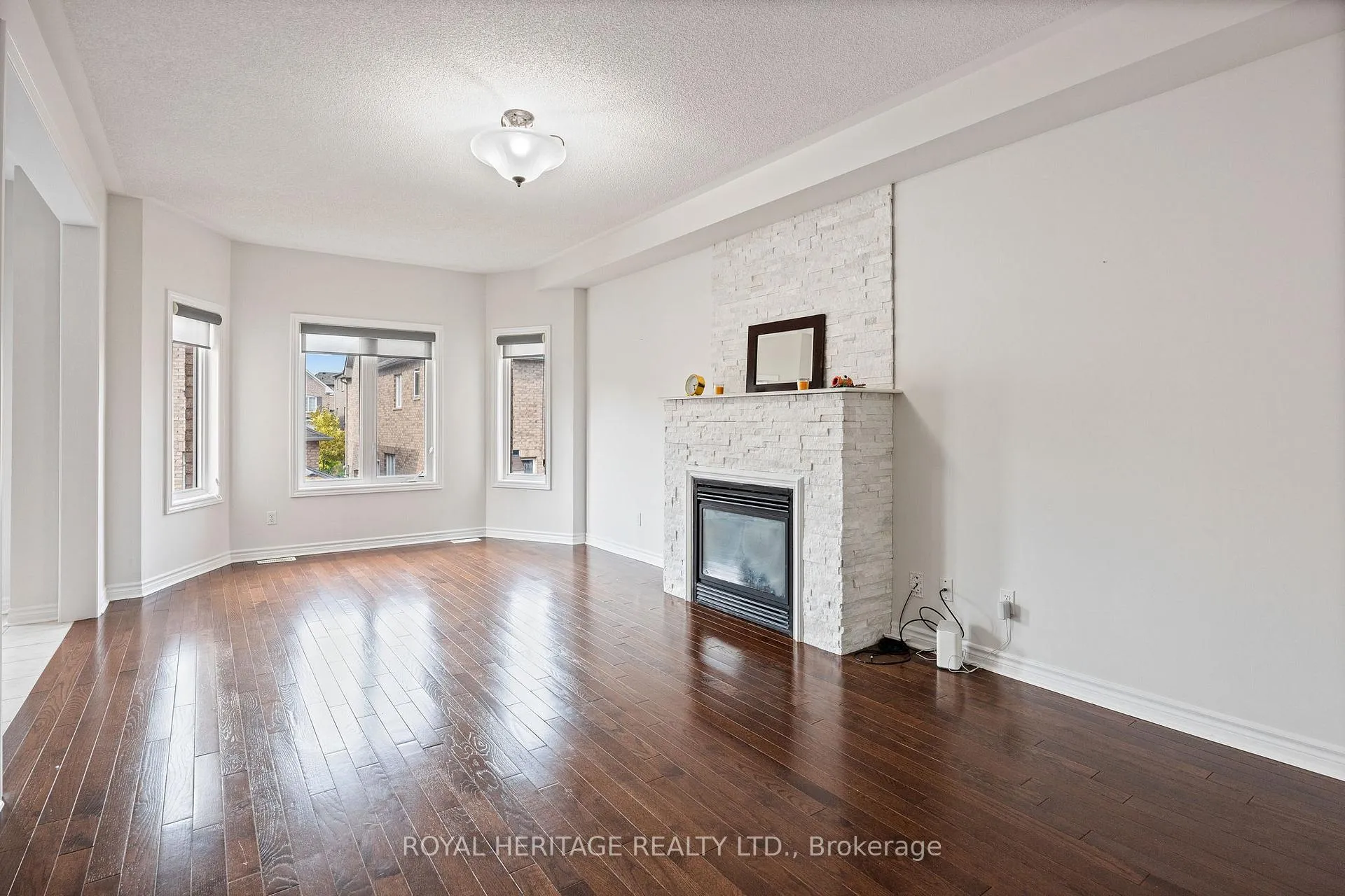Photo 8 of 1558 Winville Road, Pickering, Duffin Heights — HOMEH