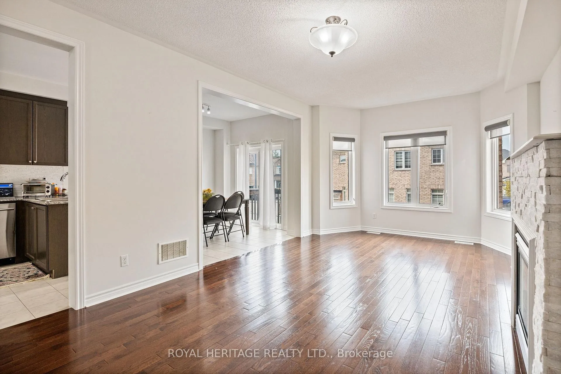 Photo 10 of 1558 Winville Road, Pickering, Duffin Heights — HOMEH