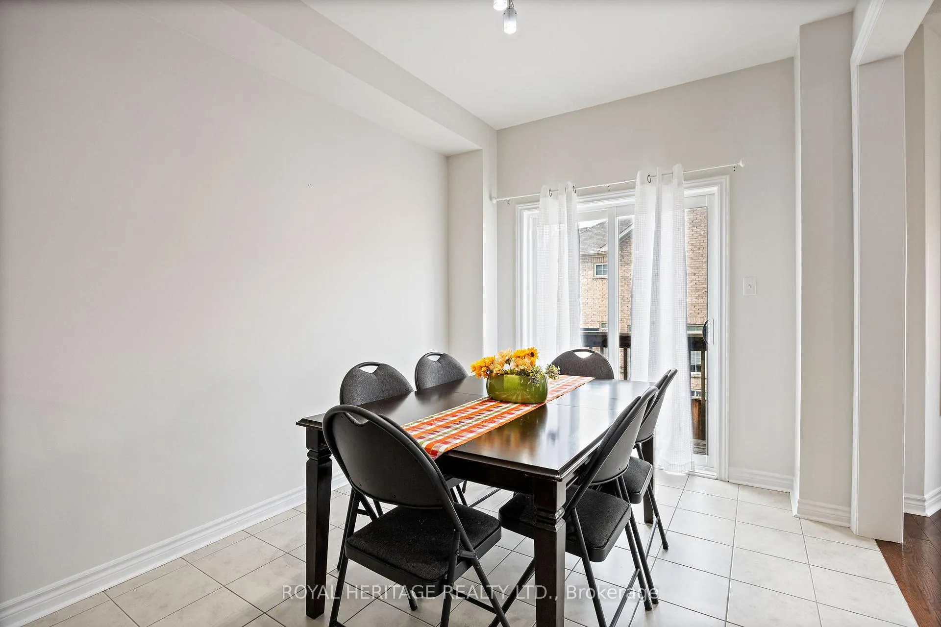 Photo 16 of 1558 Winville Road, Pickering, Duffin Heights — HOMEH