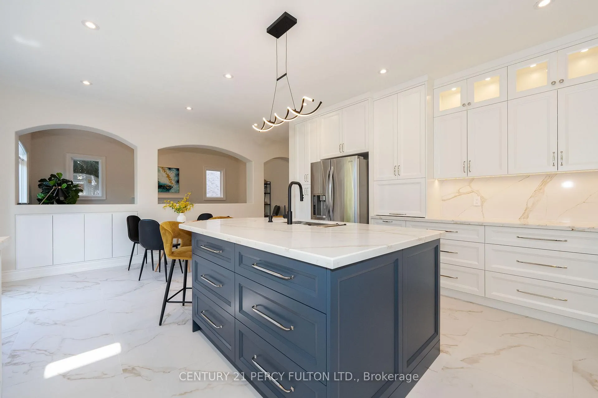 Photo 3 of 10 Burndenford Crescent, Markham, Markville — HOMEH
