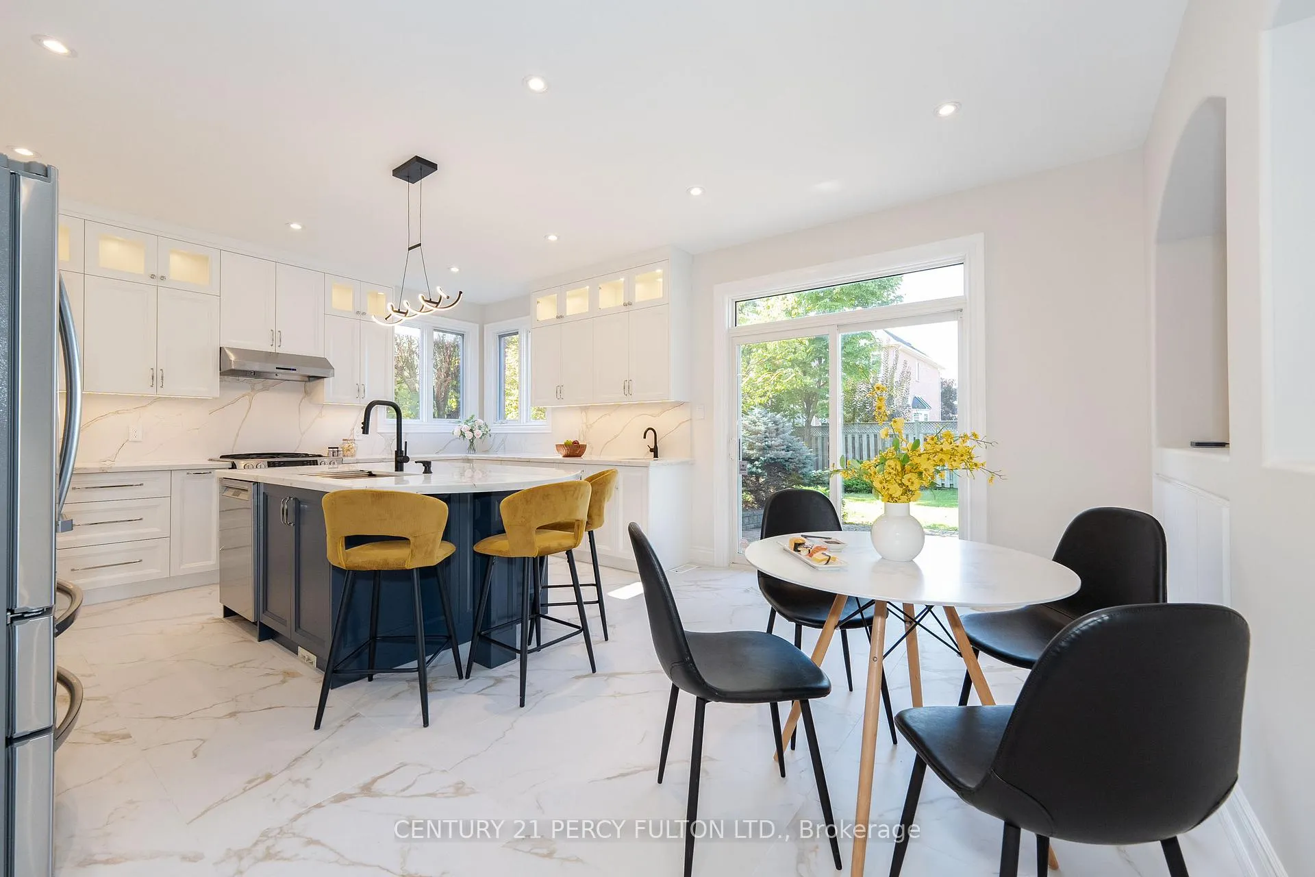 Photo 6 of 10 Burndenford Crescent, Markham, Markville — HOMEH