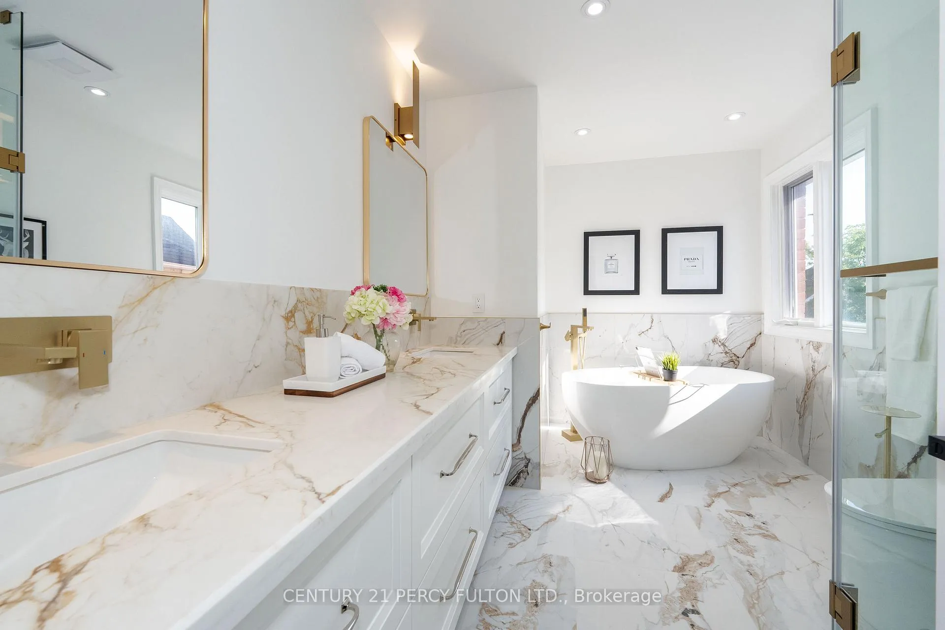 Photo 22 of 10 Burndenford Crescent, Markham, Markville — HOMEH