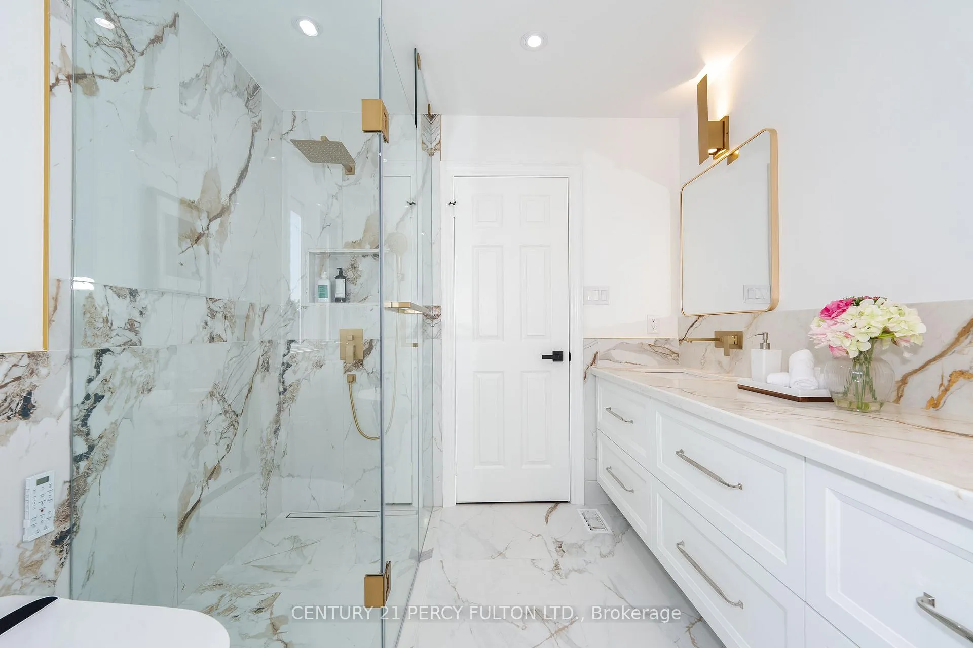 Photo 23 of 10 Burndenford Crescent, Markham, Markville — HOMEH