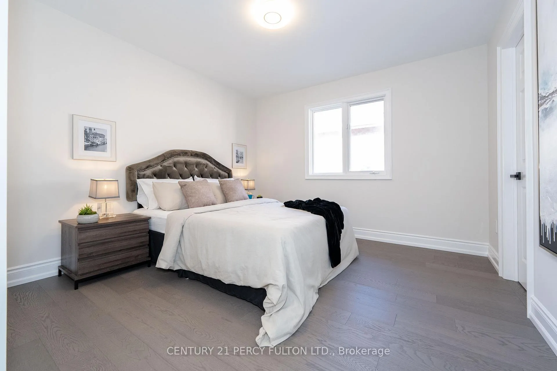 Photo 25 of 10 Burndenford Crescent, Markham, Markville — HOMEH