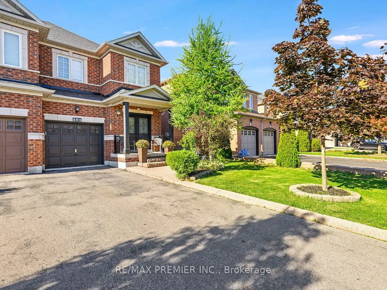 Photo 3 of 104 Humbershed Crescent, Caledon, Bolton West — HOMEH